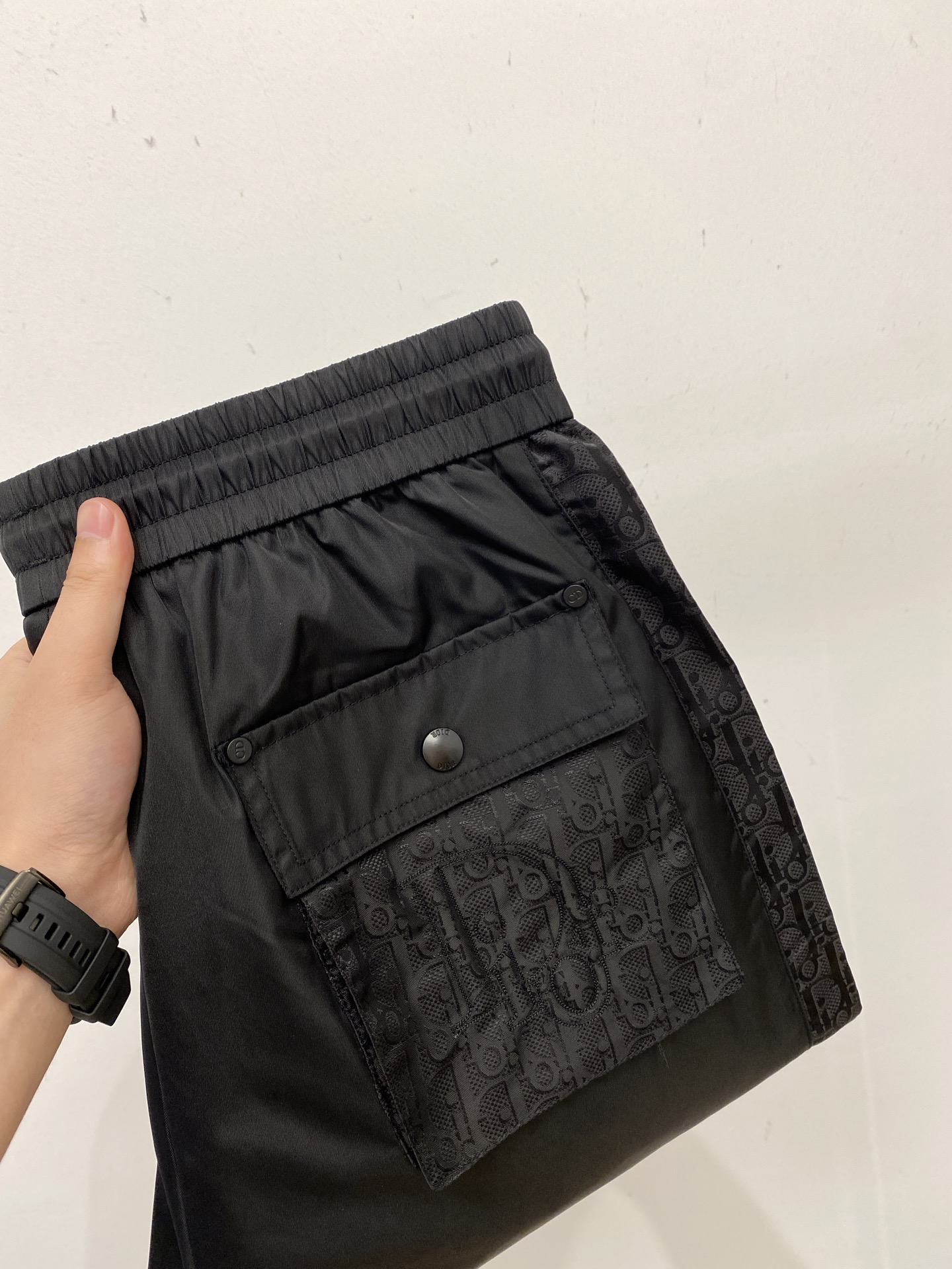 NO:564746,Dior, 2025 popular casual pants, high elasticity, slimming, simple and versatile, popular style, fine workmanship, every stitch can be seen attentiveness, favorite of many celebrities and Internet celebrities, elongating body proportions!  Slightly elastic ^_^Comfortable fabric Details Body size M-3XL, dior, alexander wang19860909迪奥、2025爆款休闲裤 高弹显瘦必爆简约百搭爆款,做工精细,每一针都看得到用心,超多明星网红最爱 拉长身材比例哦！微弹 ^_^舒适面料 细节体码数M-3XL,,dior,alexander wang,Men's clothing