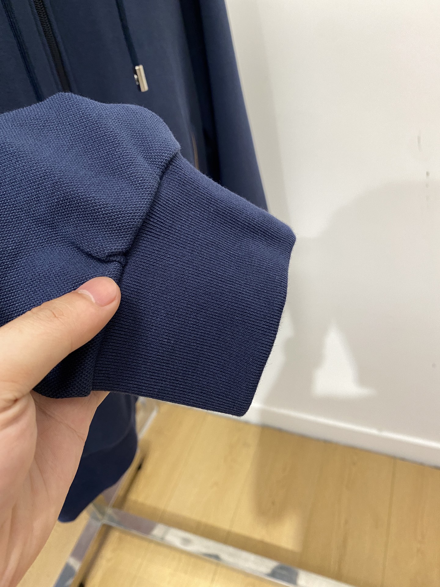 Brunello Cucinelli、2025新品卫衣外套，时尚帅气，胸前精致刺绣图案logo，简约百搭