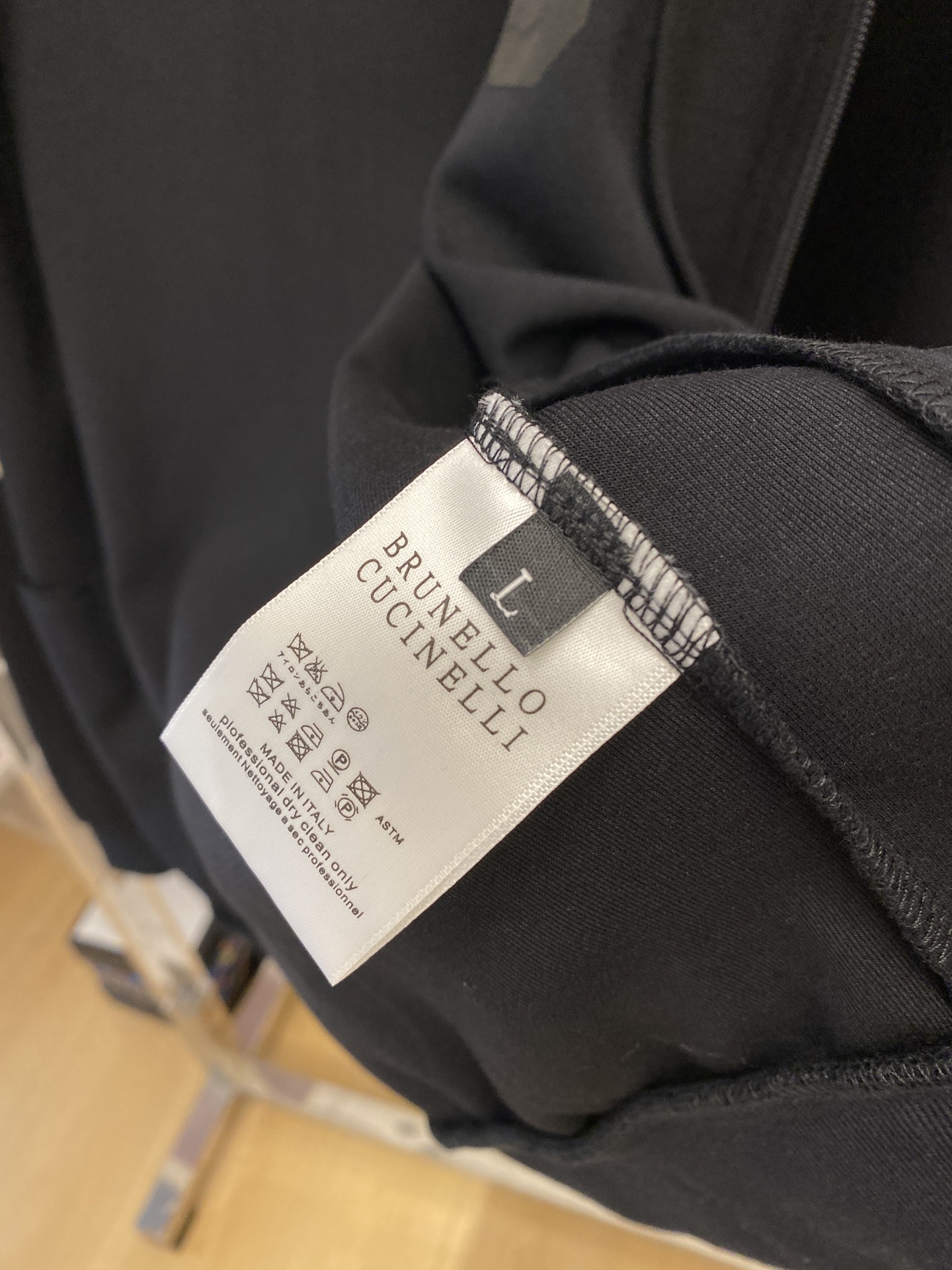 Brunello Cucinelli、2025新品卫衣外套，时尚帅气，胸前精致刺绣图案logo，简约百搭