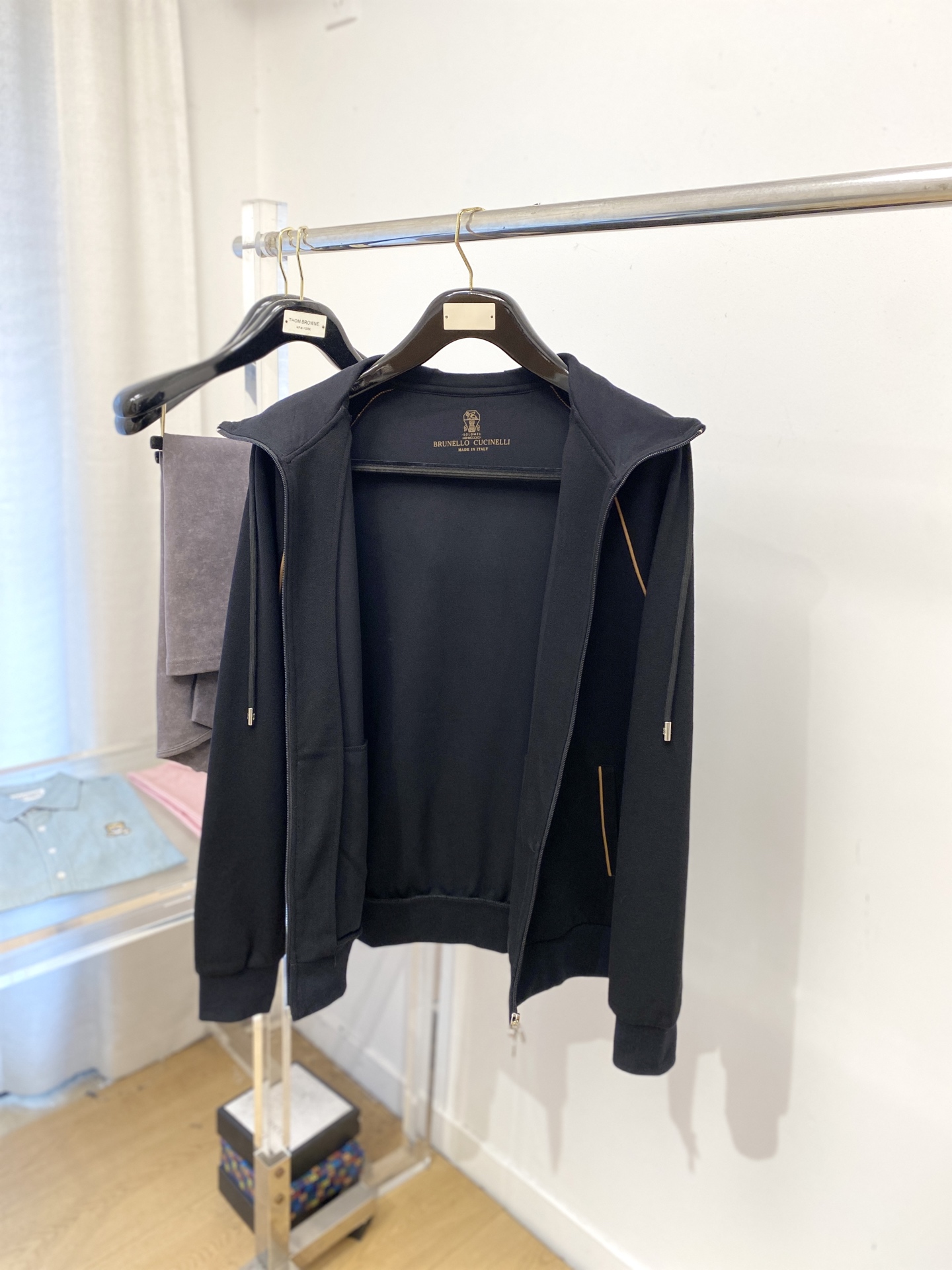 Brunello Cucinelli、2025新品卫衣外套，时尚帅气，胸前精致刺绣图案logo，简约百搭