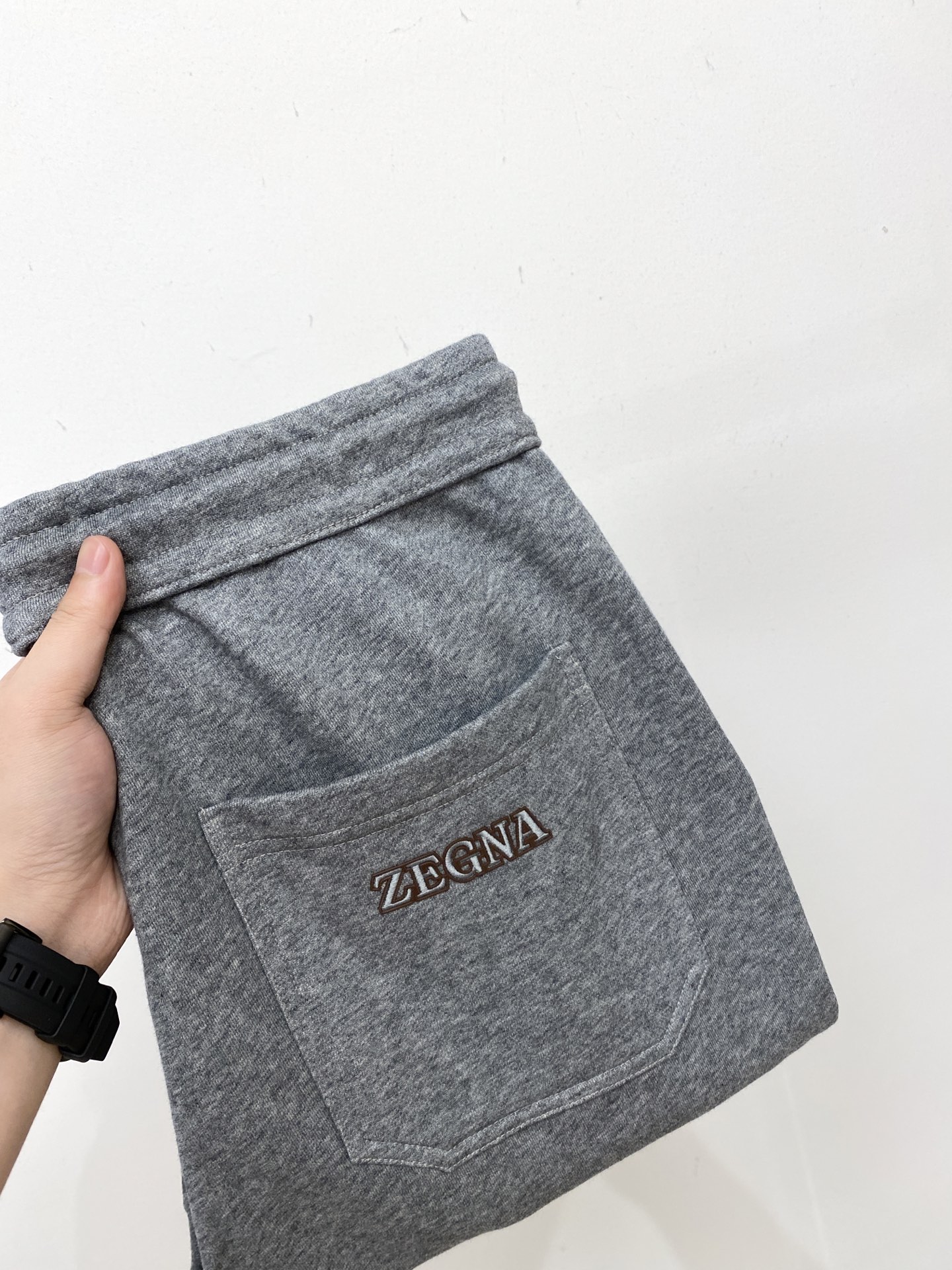 NO:564662,Ermenegildo Zegna, the 2025 popular casual pants, high elasticity, slimming, simple and versatile, popular style, fine workmanship, every stitch can be seen attentiveness, favorite of many celebrities and Internet celebrities, elongating body proportions!  Slightly elastic ^_^Comfortable fabric Details Body size M-3XL,,zegna,alexander wang19860909杰尼亚、2025爆款休闲裤 高弹显瘦必爆简约百搭爆款,做工精细,每一针都看得到用心,超多明星网红最爱 拉长身材比例哦！微弹 ^_^舒适面料 细节体码数M-3XL,,zegna,alexander wang,Men's clothing