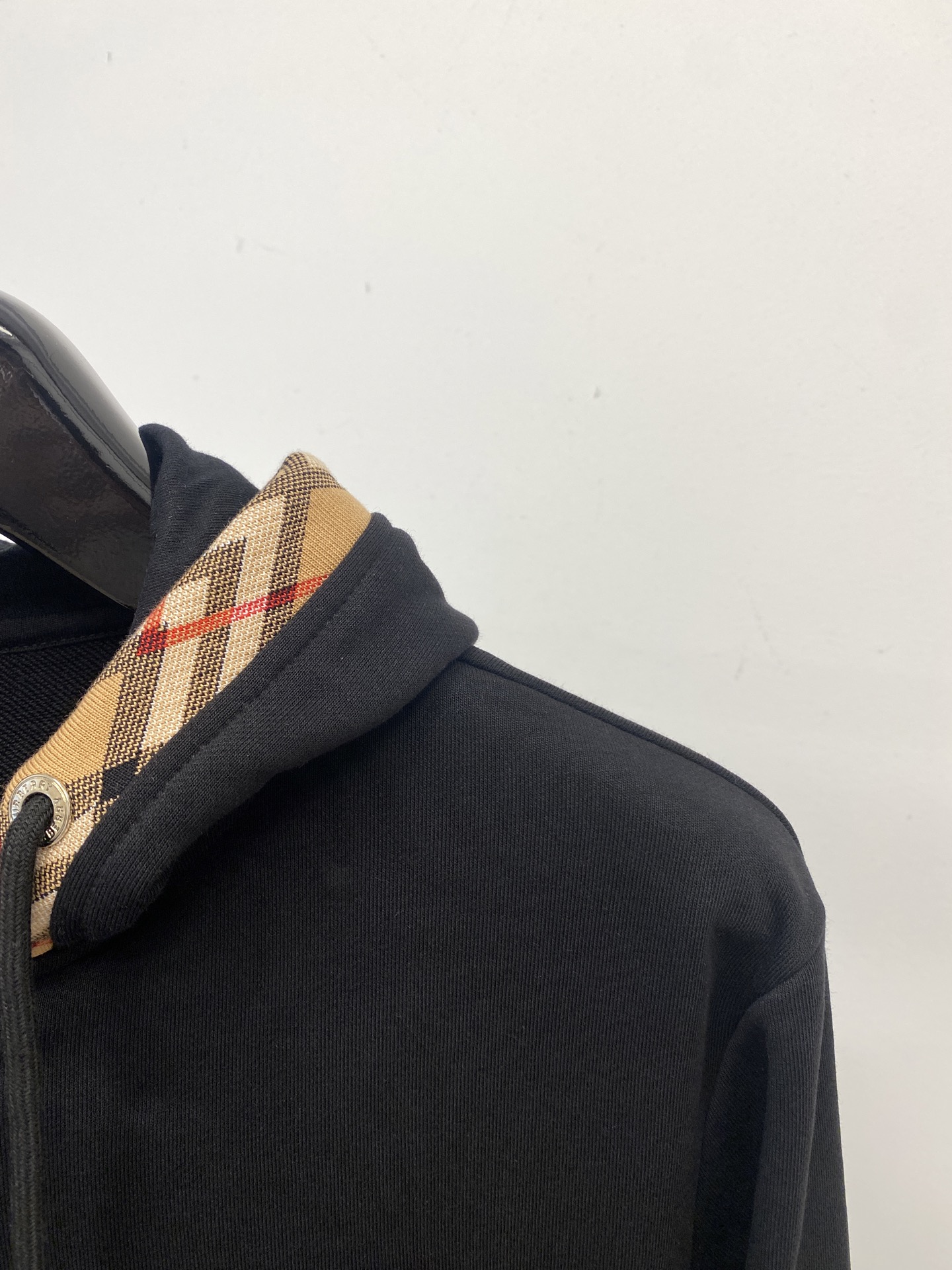 巴宝莉、2025新品卫衣外套，时尚帅气，胸前精致刺绣图案logo，简约百搭款，定制原版面料，不仅挺括，保