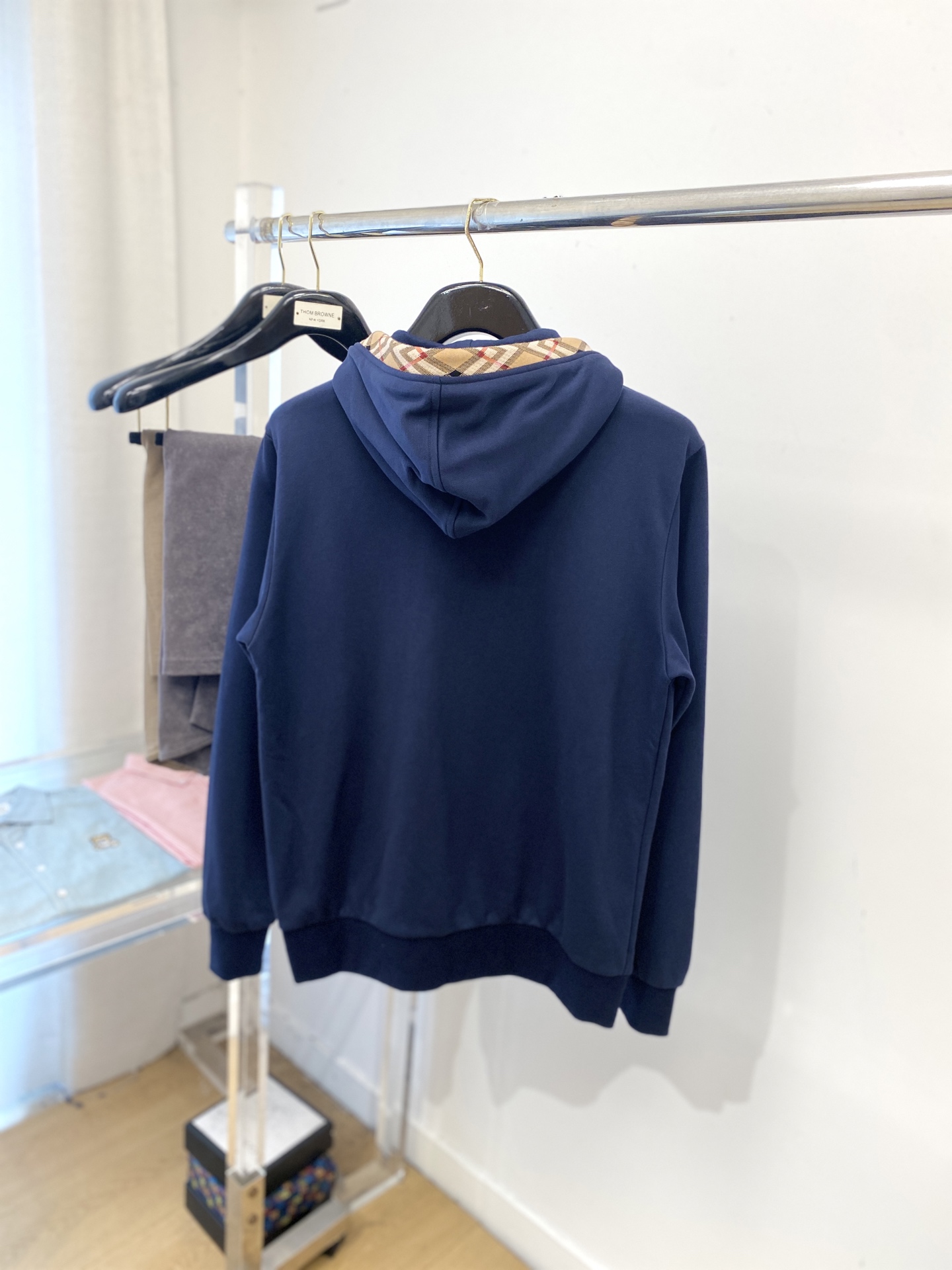 巴宝莉、2025新品卫衣外套，时尚帅气，胸前精致刺绣图案logo，简约百搭款，定制原版面料，不仅挺括，保