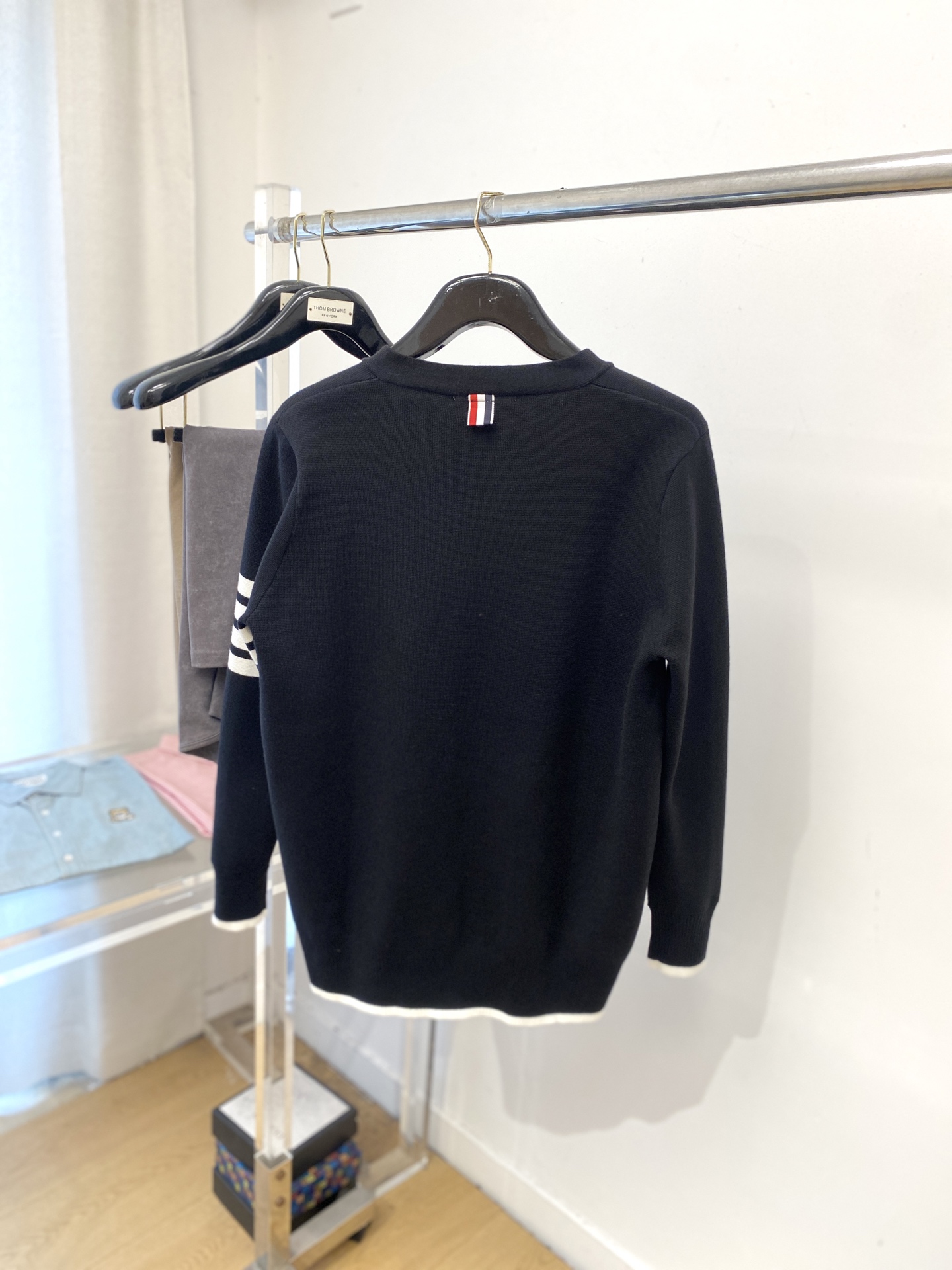 TB、2025新品开衫羊毛衣 具有手感细腻柔软，可直接与肌肤接触，让暖心的纱线变化出细腻的质感，顶级工艺