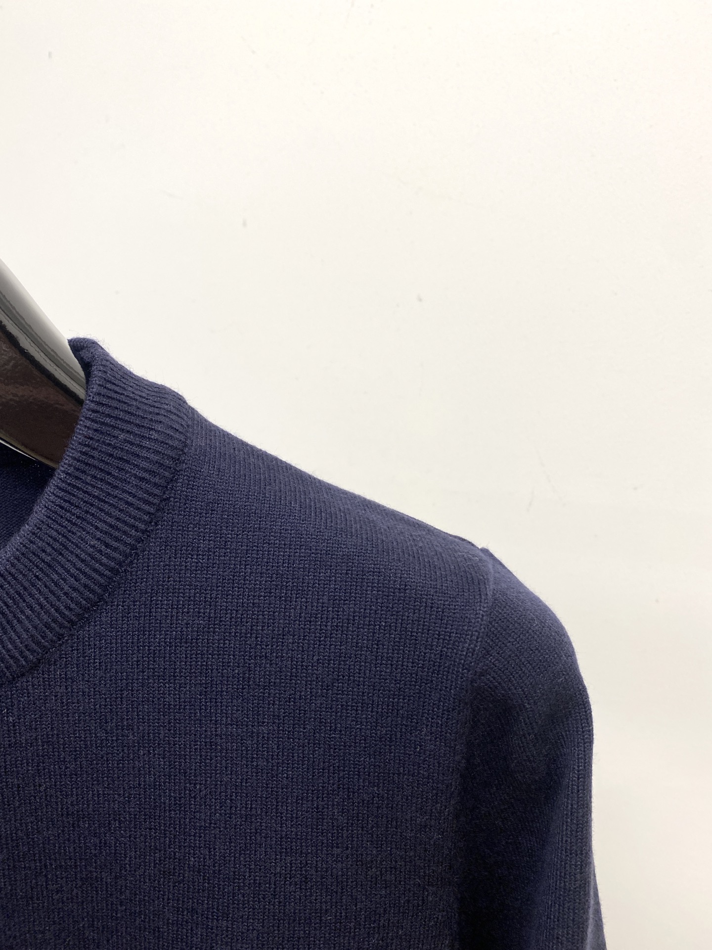 TB、2025新品羊毛衣 具有手感细腻柔软，可直接与肌肤接触，让暖心的纱线变化出细腻的质感，顶级工艺极具