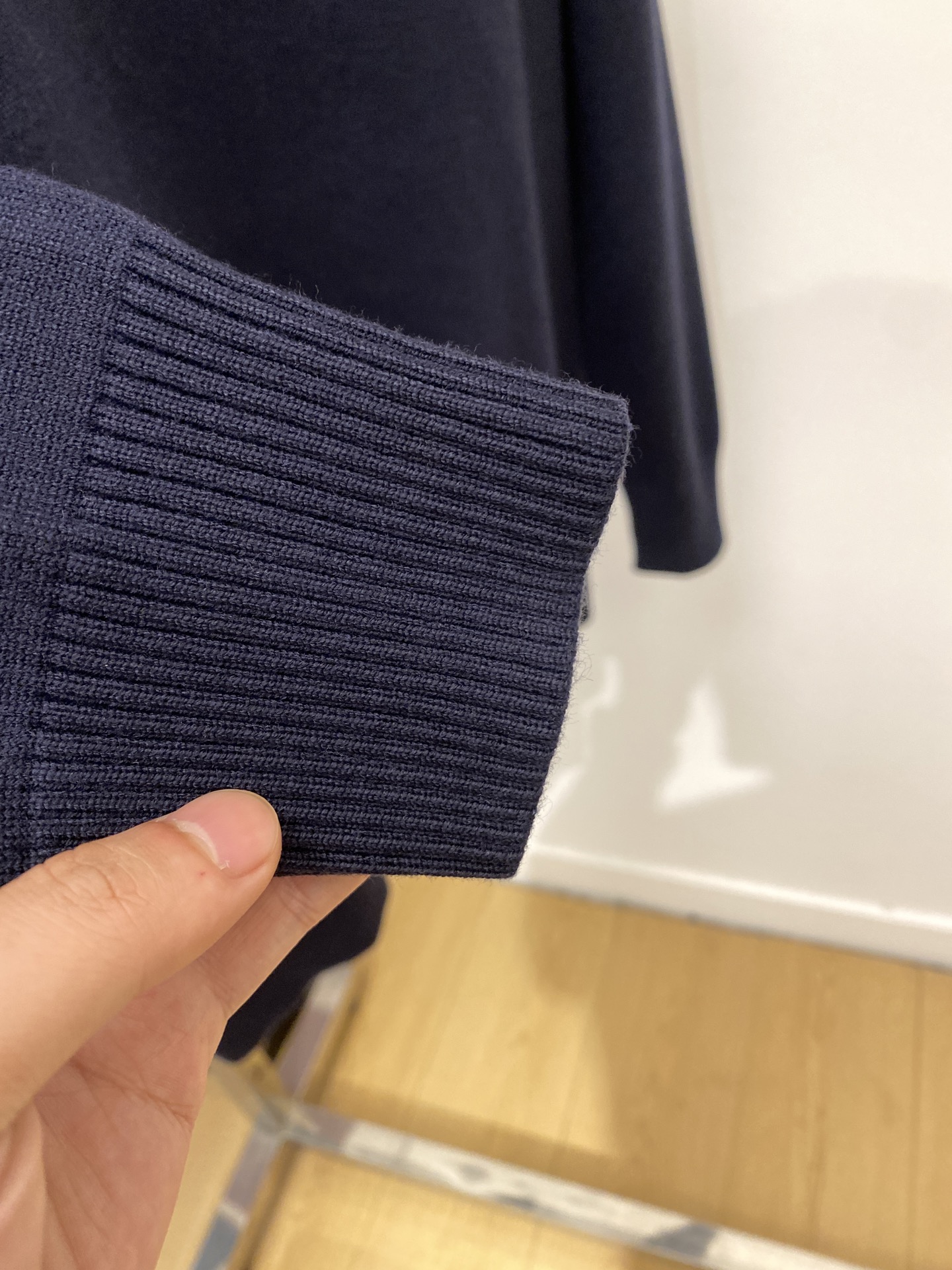 TB、2025新品羊毛衣 具有手感细腻柔软，可直接与肌肤接触，让暖心的纱线变化出细腻的质感，顶级工艺极具