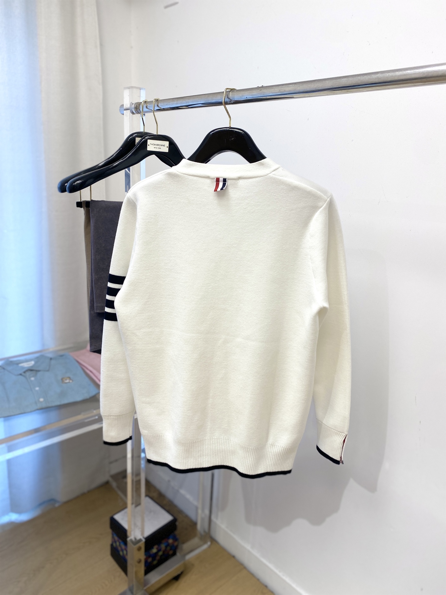 TB、2025新品开衫羊毛衣 具有手感细腻柔软，可直接与肌肤接触，让暖心的纱线变化出细腻的质感，顶级工艺