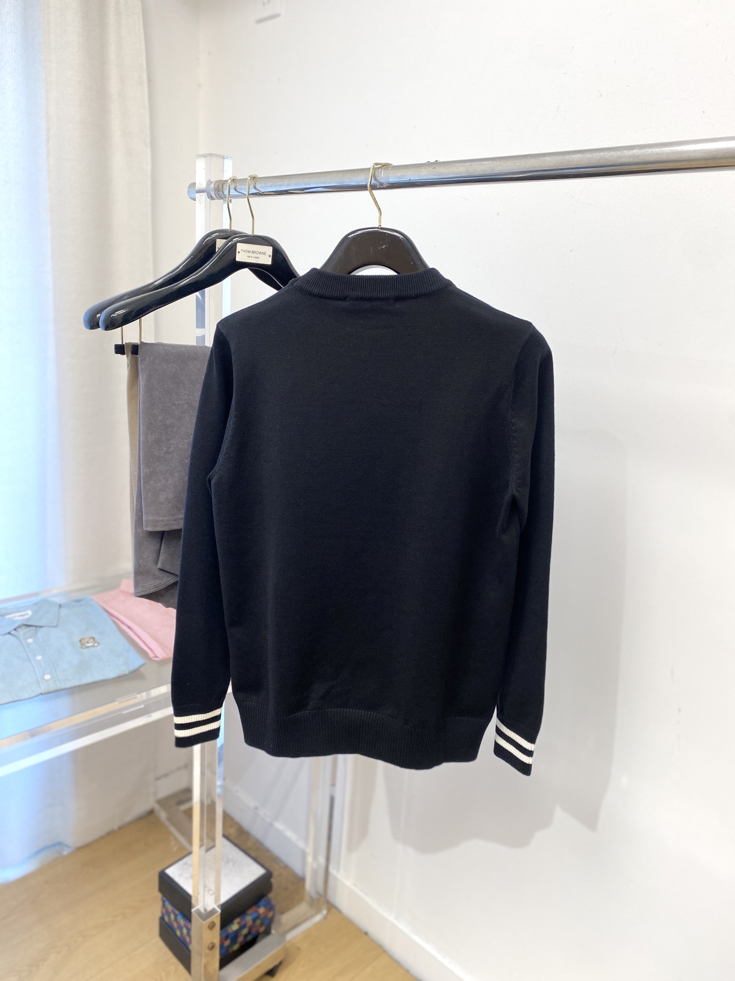 迪奥、2025新品羊毛衣 具有手感细腻柔软，可直接与肌肤接触，让暖心的纱线变化出细腻的质感，顶级工艺极具