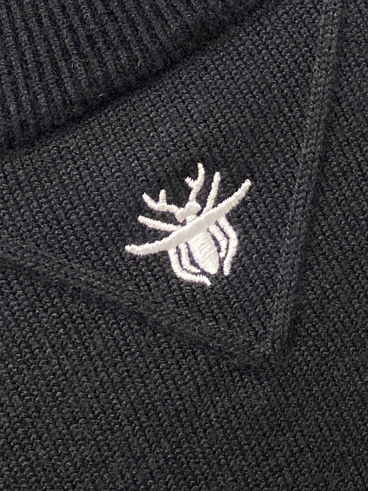 迪奥、2025新品羊毛衣 具有手感细腻柔软，可直接与肌肤接触，让暖心的纱线变化出细腻的质感，顶级工艺极具