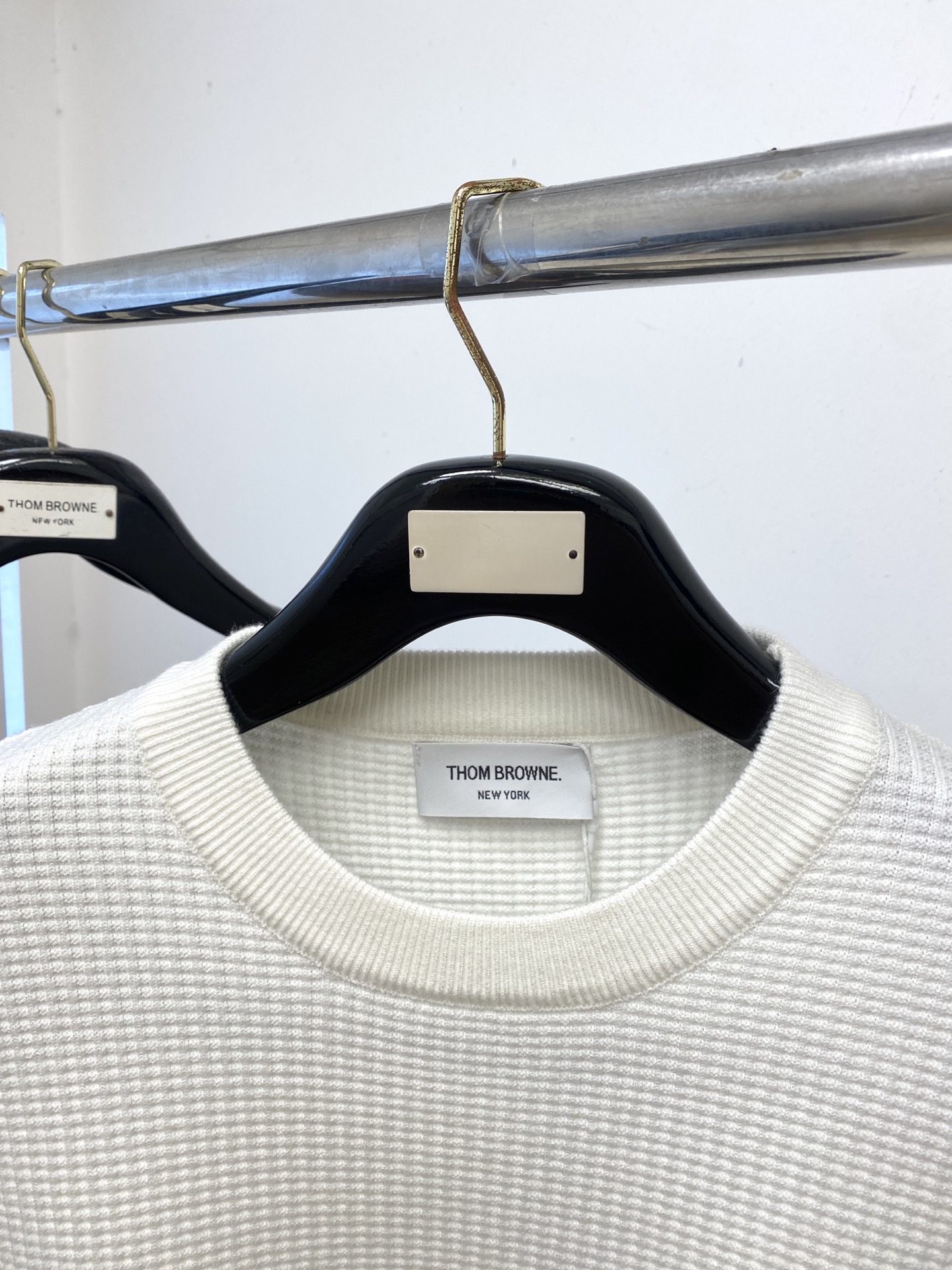 TB、2025新品羊毛衣 具有手感细腻柔软，可直接与肌肤接触，让暖心的纱线变化出细腻的质感，顶级工艺极具