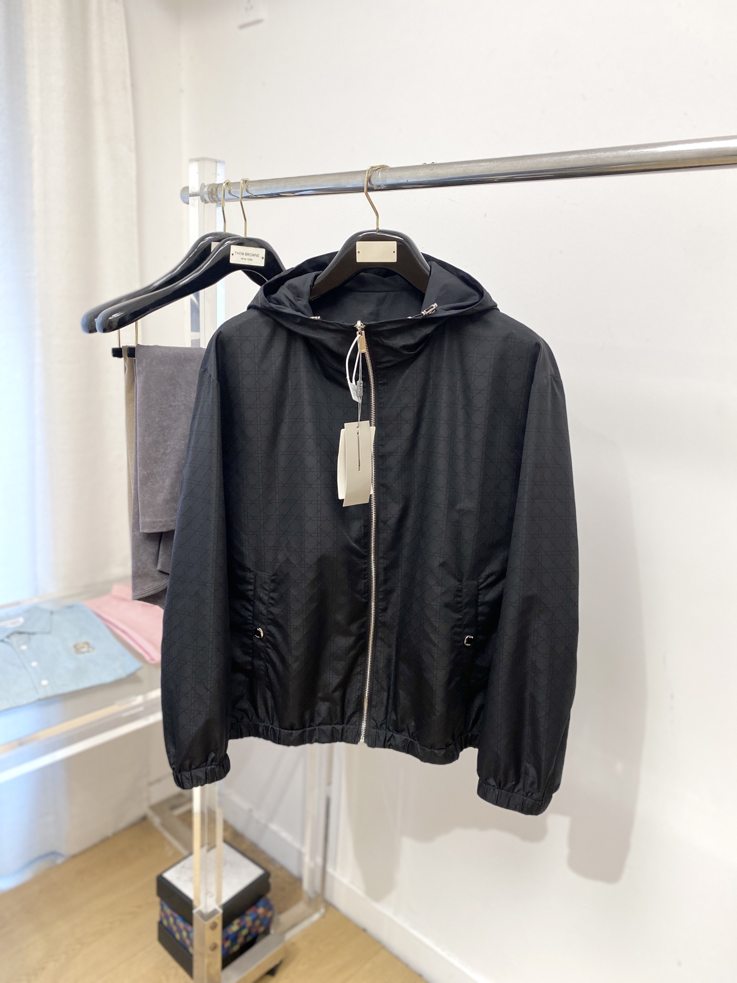 NO:567686,Dior, 2025 new product, reversible jacket, fashionable and handsome, simple and versatile, original hardware logo, customized original fabric, not only crisp and trendy silhouette, but also comfortable to wear, more delicate yarn, size M-3XL,, dior, jackets & coats, jackets & coats, alexander wang19860909迪奥、2025新品双面穿夹克外套,时尚帅气,简约百搭款,原版五金辅料logo,定制原版面料,不仅挺括,保持潮流的廓形,又穿着舒适,纱织更细腻,码数M-3XL,,dior,jackets & coats,jackets & coats,alexander wang,Men's clothing