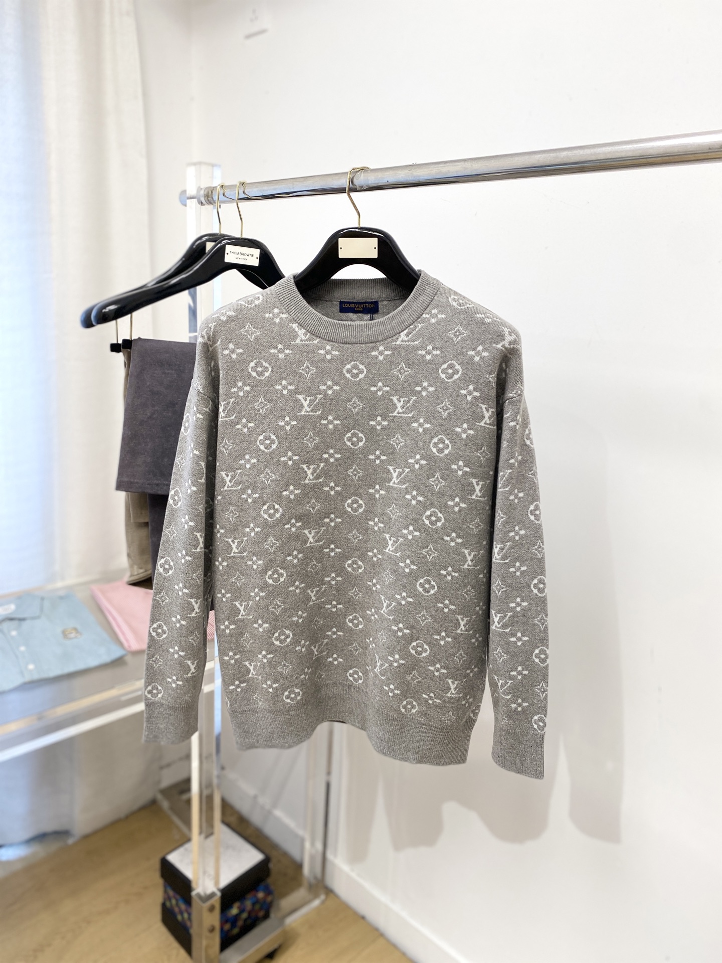 路易威登、2025新品羊毛衣 具有手感细腻柔软，可直接与肌肤接触，让暖心的纱线变化出细腻的质感，顶级工艺
