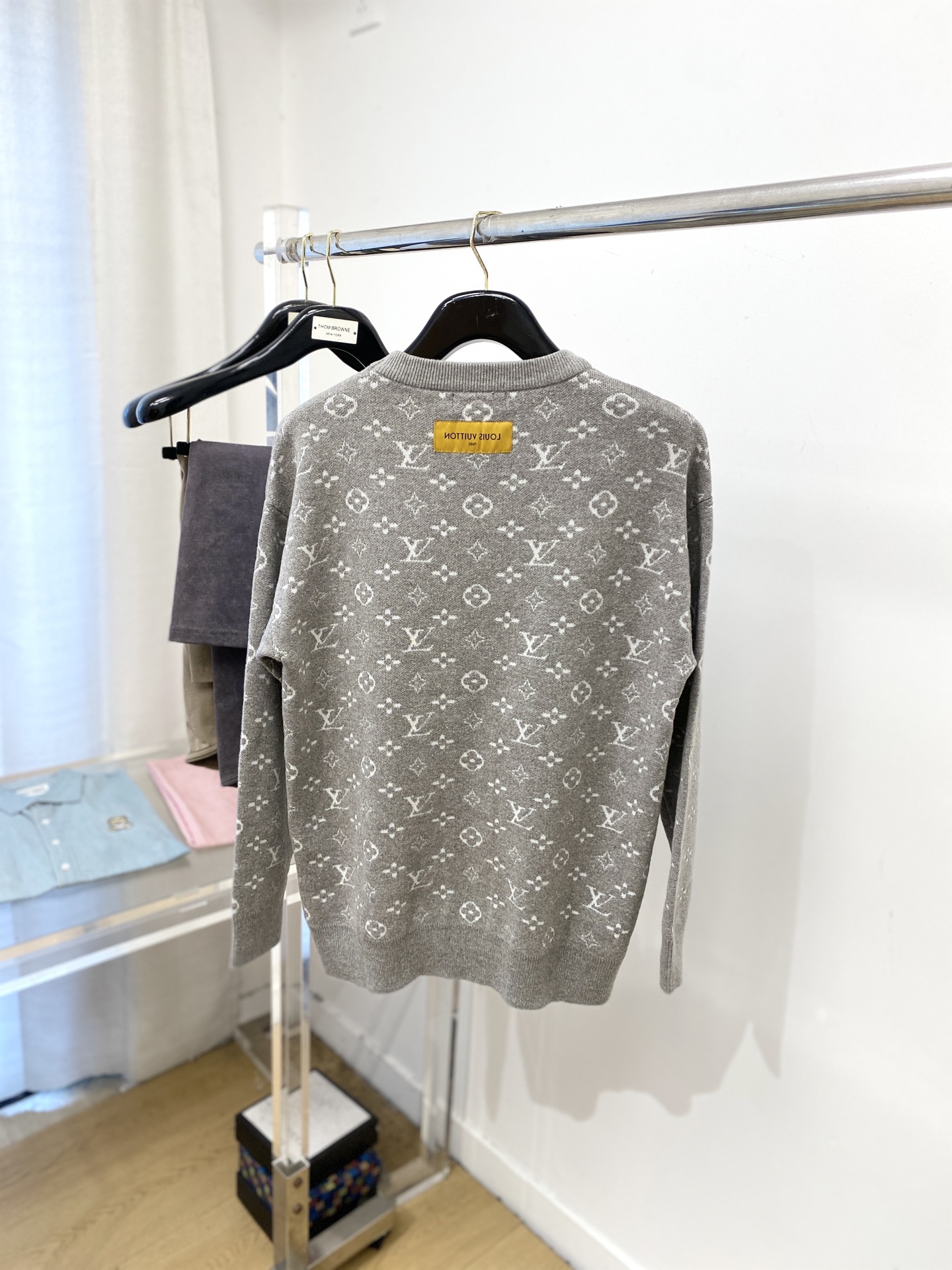 路易威登、2025新品羊毛衣 具有手感细腻柔软，可直接与肌肤接触，让暖心的纱线变化出细腻的质感，顶级工艺