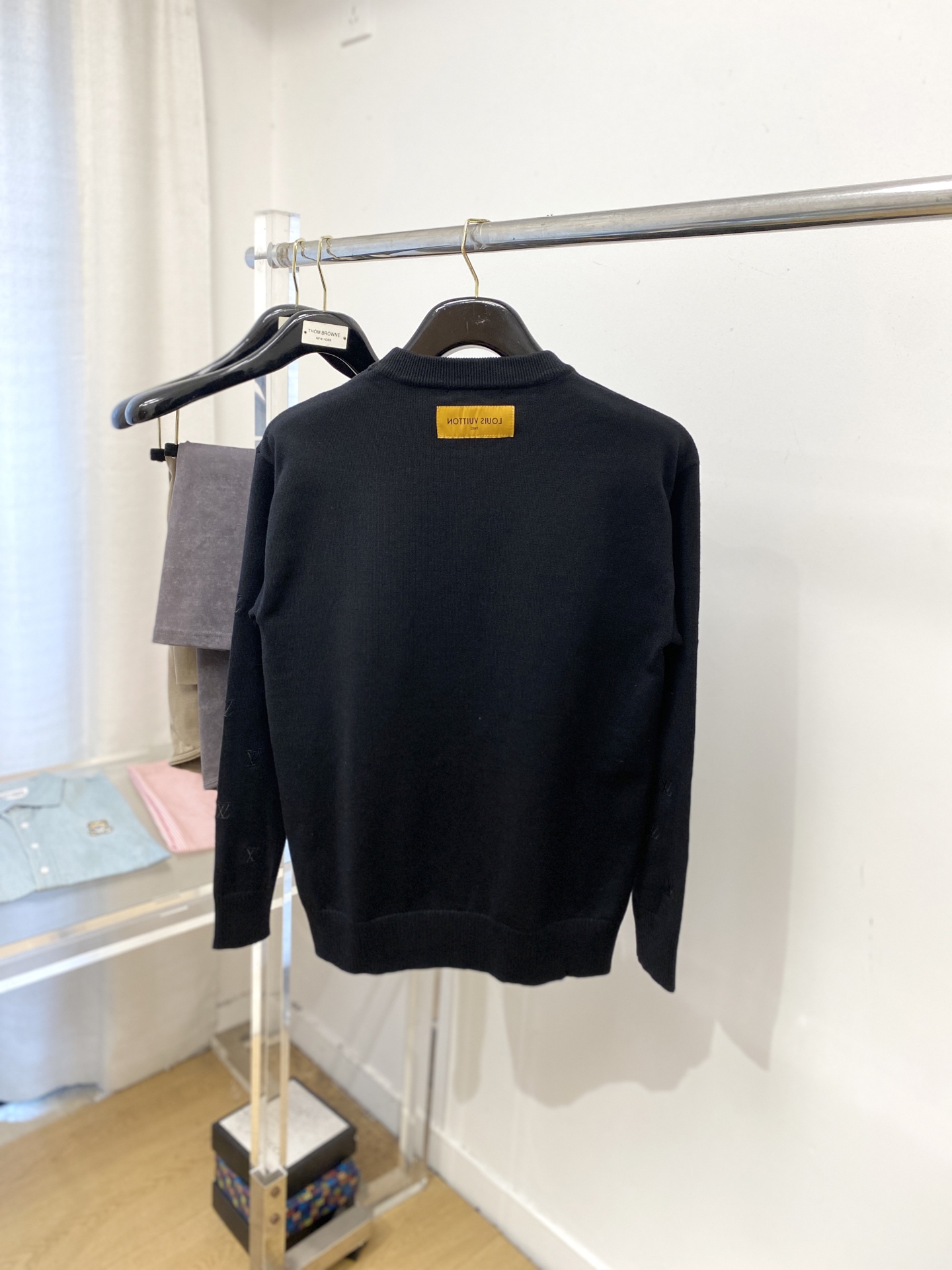 路易威登、2025新品羊毛衣 具有手感细腻柔软，可直接与肌肤接触，让暖心的纱线变化出细腻的质感，顶级工艺