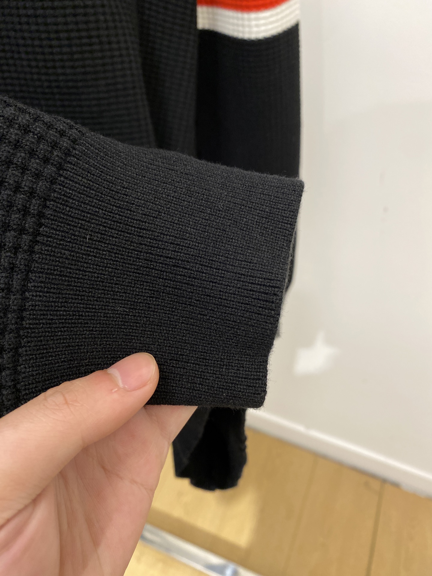 TB、2025新品羊毛衣 具有手感细腻柔软，可直接与肌肤接触，让暖心的纱线变化出细腻的质感，顶级工艺极具