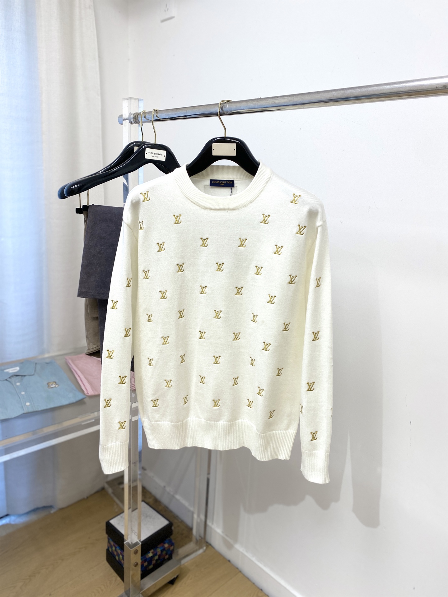 路易威登、2025新品羊毛衣 具有手感细腻柔软，可直接与肌肤接触，让暖心的纱线变化出细腻的质感，顶级工艺