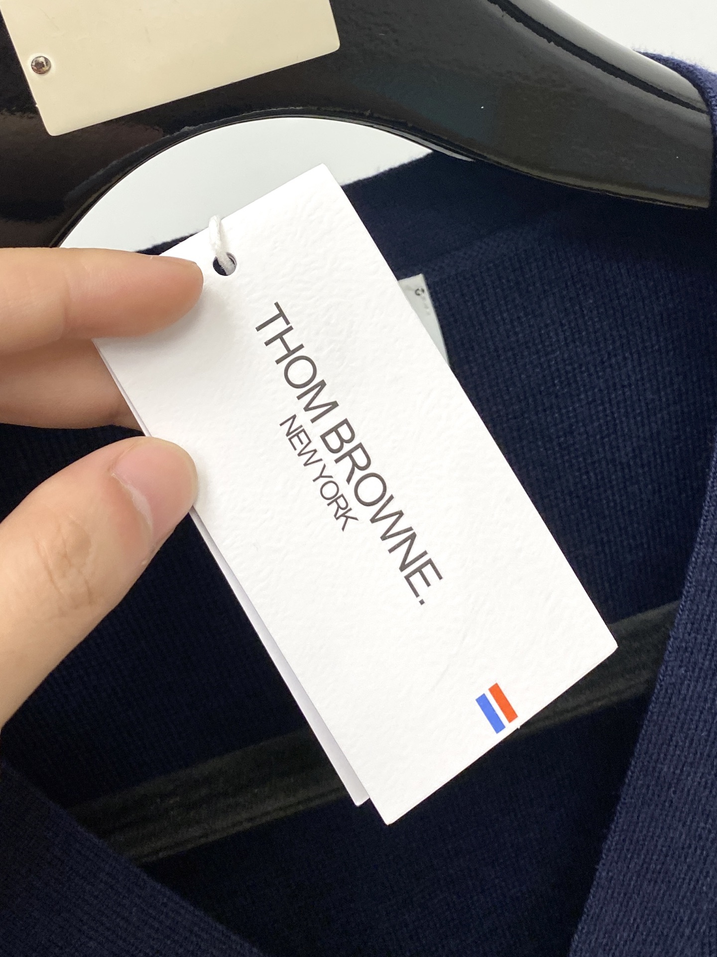 ￼ TB、2025新品羊毛衣外套 具有手感细腻柔软，可直接与肌肤接触，让暖心的纱线变化出细腻的质感，顶级