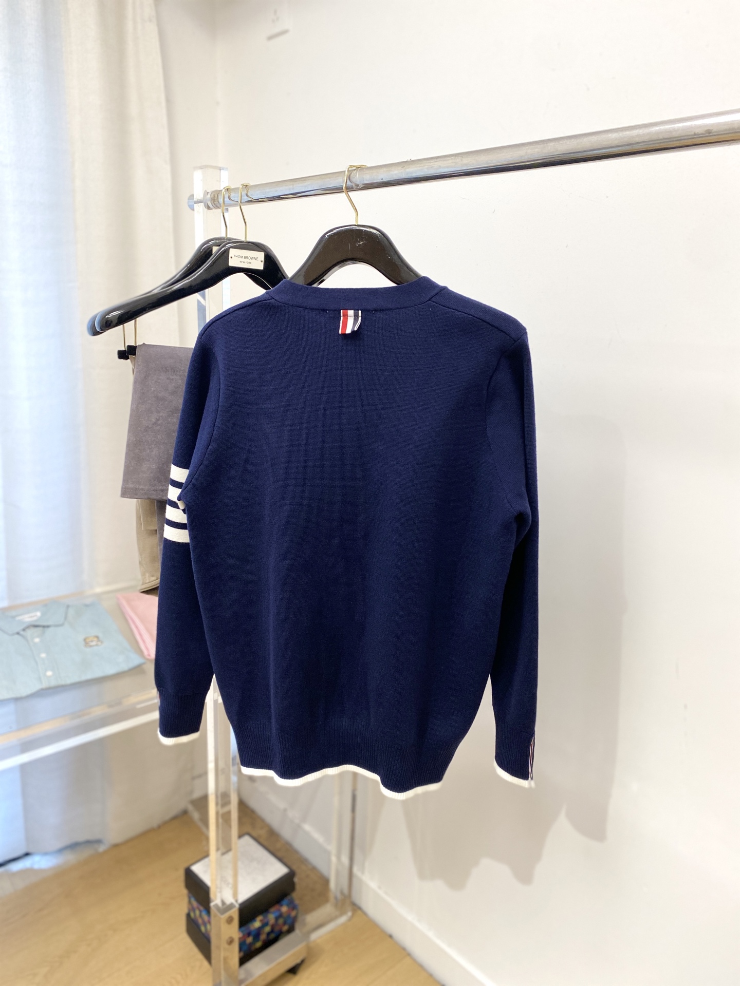 ￼ TB、2025新品羊毛衣外套 具有手感细腻柔软，可直接与肌肤接触，让暖心的纱线变化出细腻的质感，顶级