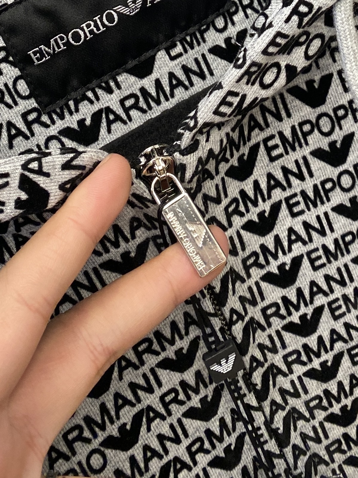 阿玛尼、2025新品夹克外套，时尚帅气，简约百搭款，顶级数码定位印花图案字母logo，定制原版面料，不仅