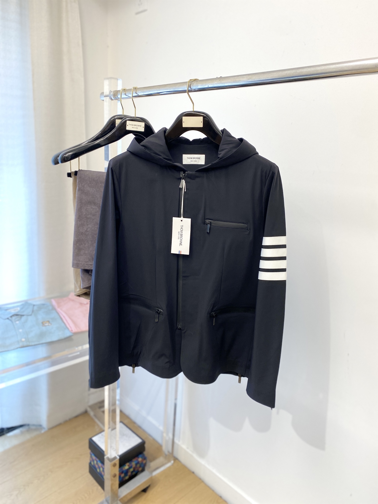 NO:654126,TB, 2025 new jackets, fashionable and handsome, simple and versatile, classic TB four-stripe logo on the cuffs, customized original fabric, not only crisp and trendy, but also comfortable to wear, more delicate yarn weaving, size M-3XL,,jackets & coats,jackets & coats,alexander wang19860909TB、2025新品夹克外套,时尚帅气,简约百搭款,袖口经典TB四道杠logo,定制原版面料,不仅挺括,保持潮流的廓形,又穿着舒适,纱织更细腻,码数M-3XL,,jackets & coats,jackets & coats,alexander wang,Men's clothing