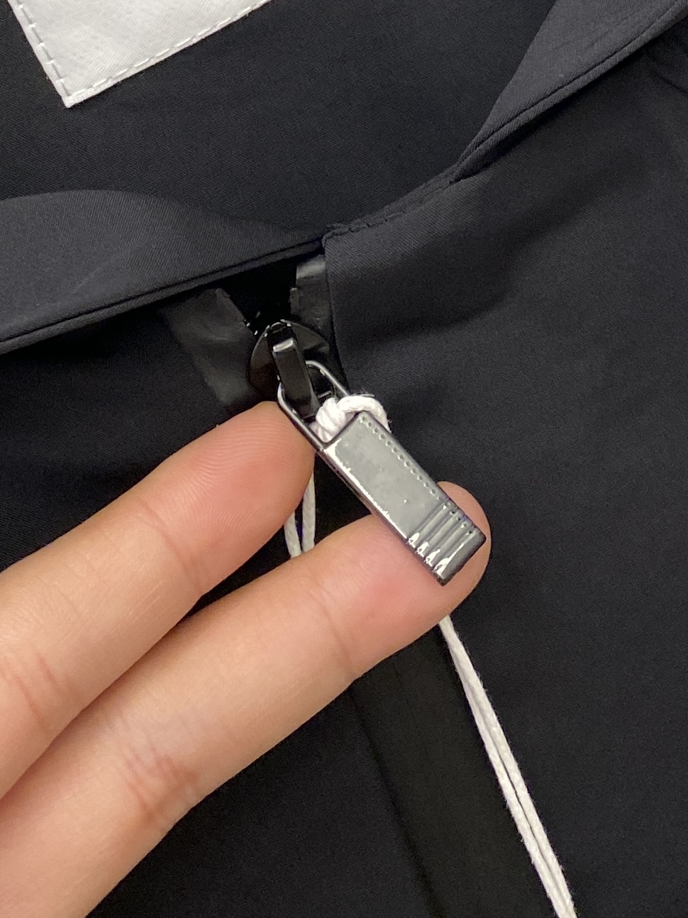 TB、2025新品夹克外套，时尚帅气，简约百搭款，袖口经典TB四道杠logo，定制原版面料，不仅挺括，保