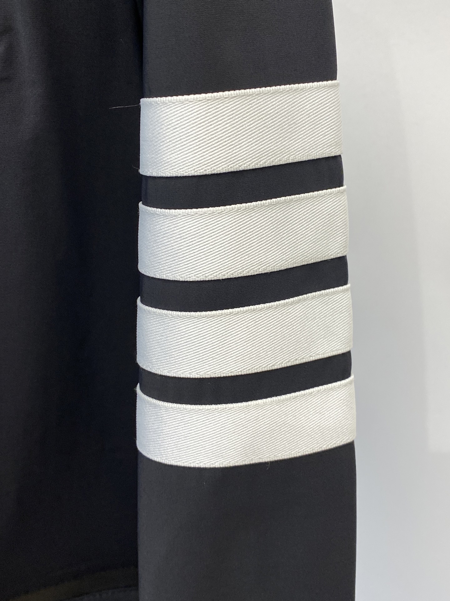 TB、2025新品夹克外套，时尚帅气，简约百搭款，袖口经典TB四道杠logo，定制原版面料，不仅挺括，保