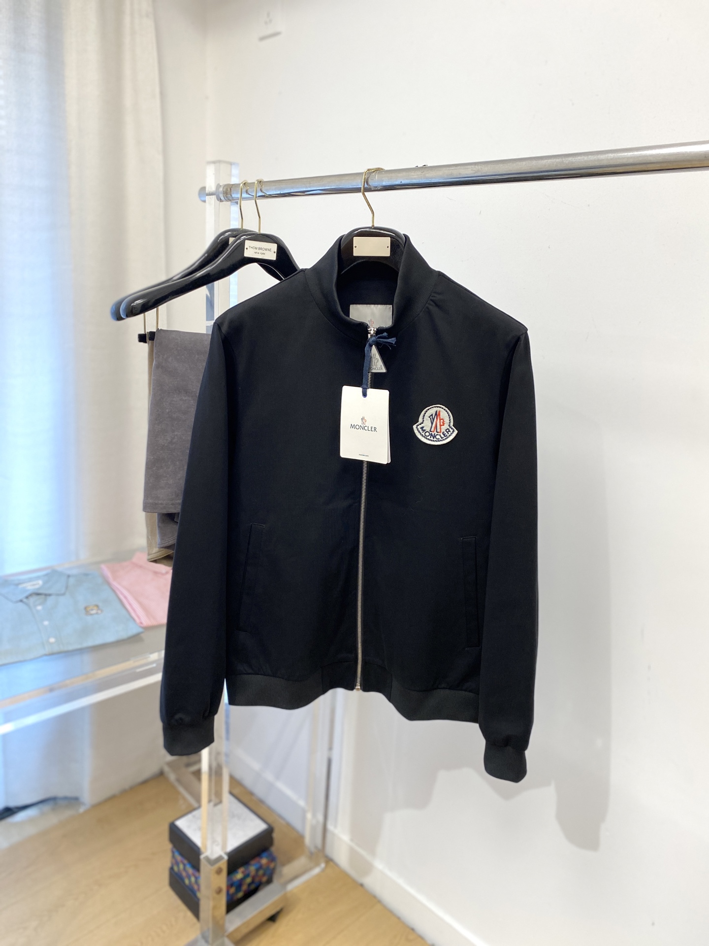 NO:654118,Louis Vuitton, 2025 new sweatshirt jacket, fashionable and handsome, simple and versatile, embroidered decorative pattern logo on the chest, customized original fabric, not only stiff, maintaining the trendy silhouette, but also comfortable to wear, the yarn is more delicate, size M-3XL,, Louis Vuitton, hoodie, sweatshirts, jackets & coats, alexander wang19860909路易威登、2025新品卫衣外套,时尚帅气,简约百搭款,胸前刺绣装饰图案logo,定制原版面料,不仅挺括,保持潮流的廓形,又穿着舒适,纱织更细腻,码数M-3XL,,louis vuitton,hoodie,sweatshirts,jackets & coats,alexander wang,Men's clothing