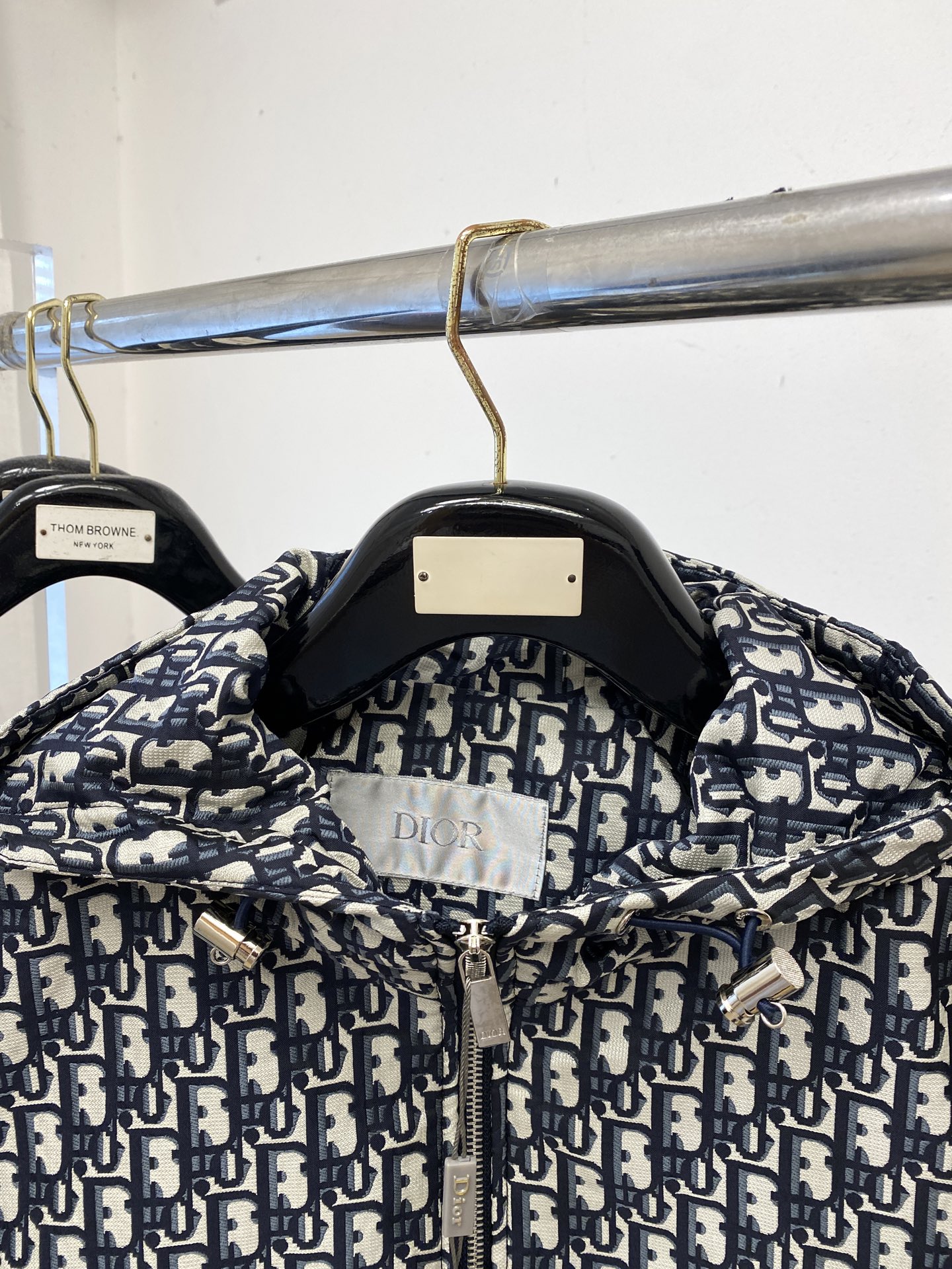 迪奥、2025新品夹克外套，时尚帅气，简约百搭款，顶级数码定位定织字母logo，定制原版面料，不仅挺括，