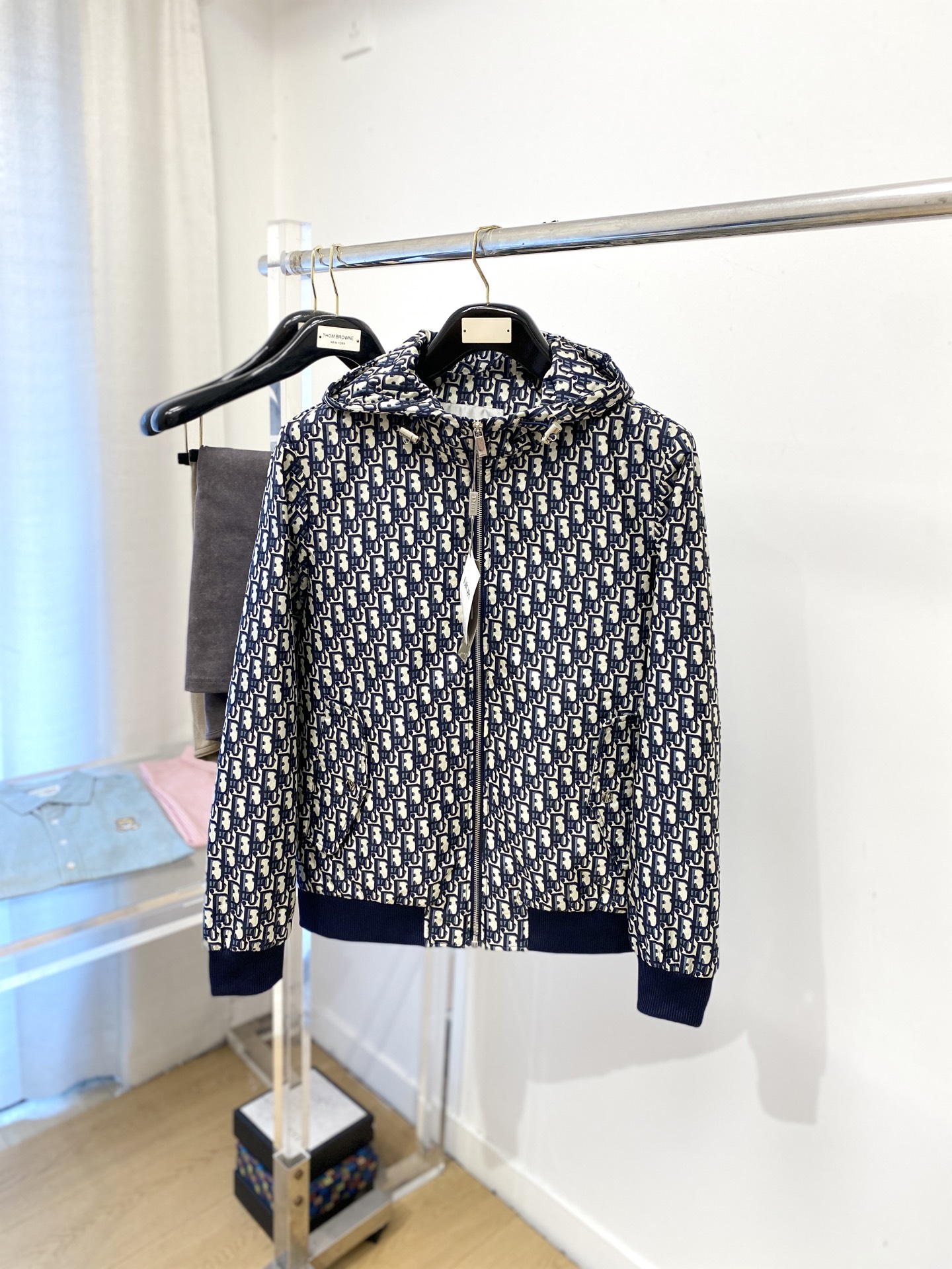 NO:654116,Dior, 2025 new jacket, fashionable and handsome, simple and versatile, top digital positioning custom-woven letter logo, customized original fabric, not only crisp and trendy silhouette, but also comfortable to wear, more delicate yarn weaving, size M-3XL,, dior, jackets & coats, jackets & coats, alexander wang19860909迪奥、2025新品夹克外套,时尚帅气,简约百搭款,顶级数码定位定织字母logo,定制原版面料,不仅挺括,保持潮流的廓形,又穿着舒适,纱织更细腻,码数M-3XL,,dior,jackets & coats,jackets & coats,alexander wang,Men's clothing