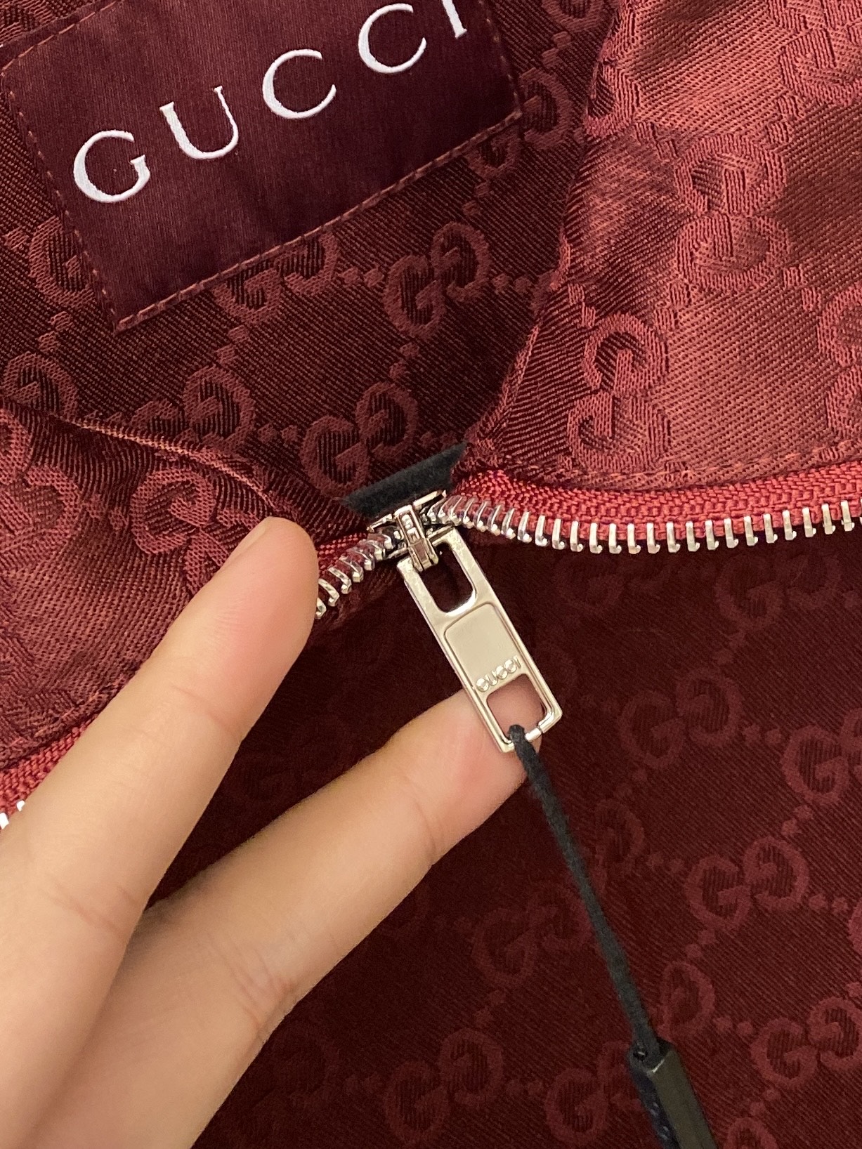 古奇、2025新品夹克外套，时尚帅气，简约百搭款，顶级数码定位定织字母logo，定制原版面料，不仅挺括，