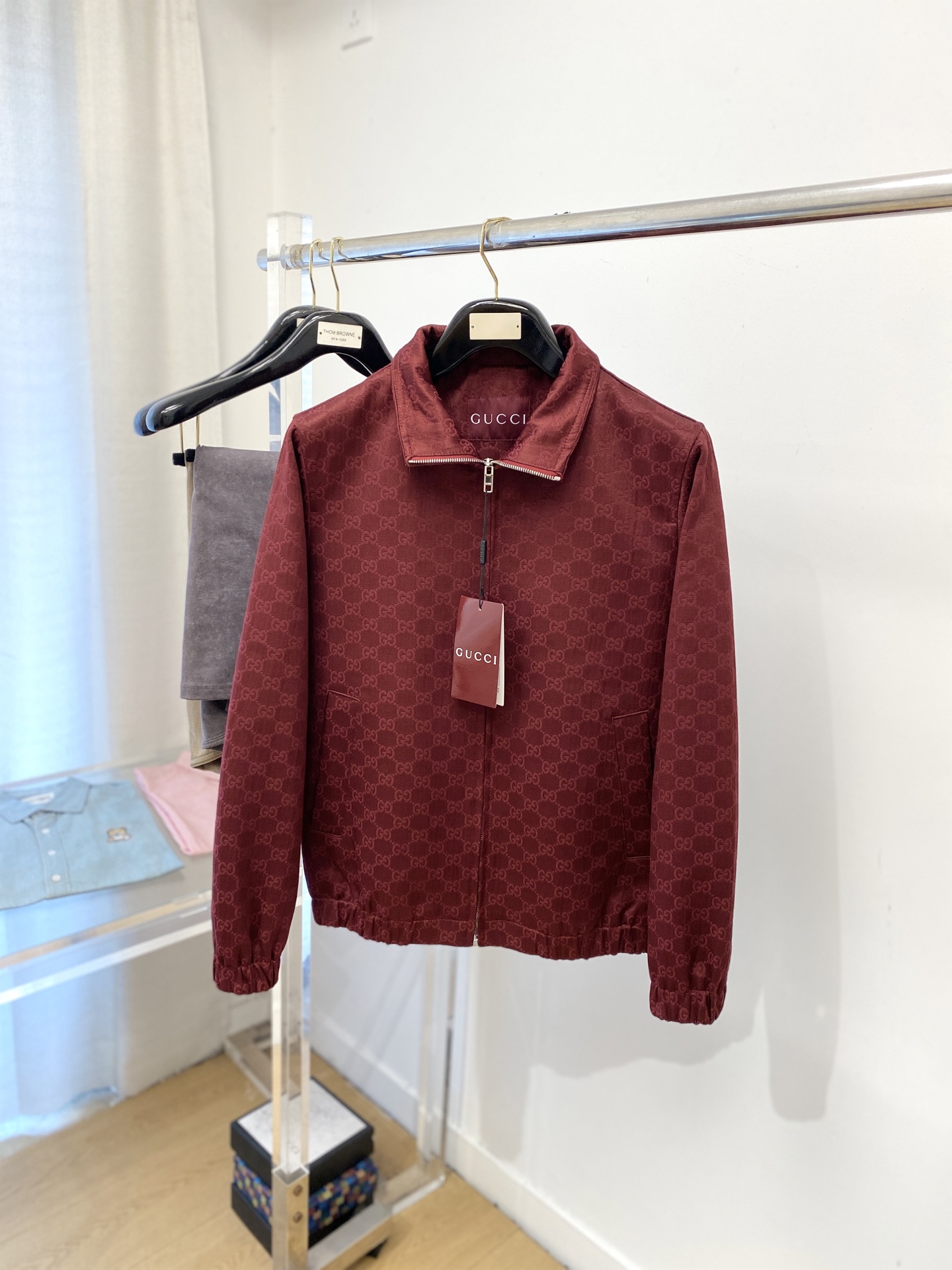 NO:654120,Gucci, 2025 new jackets, fashionable and handsome, simple and versatile, top-notch digitally positioned custom-woven letter logo, customized original fabric, not only crisp and trendy silhouette, but also comfortable to wear, more delicate yarn weaving, size M-3XL,,jackets & coats,jackets & coats,alexander wang19860909古奇、2025新品夹克外套,时尚帅气,简约百搭款,顶级数码定位定织字母logo,定制原版面料,不仅挺括,保持潮流的廓形,又穿着舒适,纱织更细腻,码数M-3XL,,jackets & coats,jackets & coats,alexander wang,Men's clothing