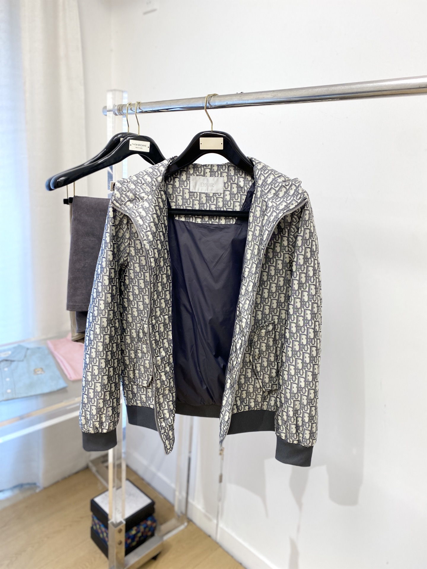 ￼ 迪奥、2025新品夹克外套，时尚帅气，简约百搭款，顶级数码定位定织字母logo，定制原版面料，不仅挺