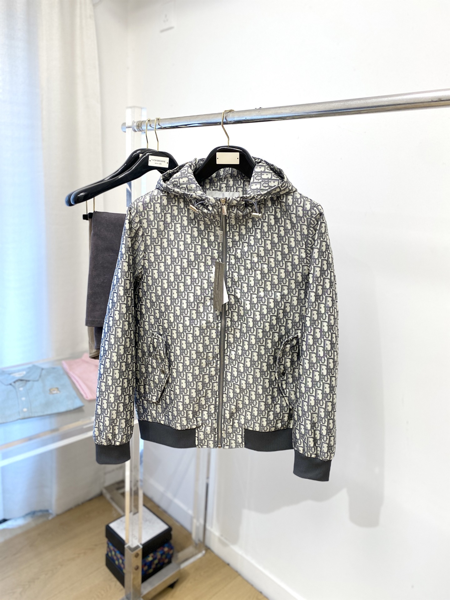 NO:654017,Dior, 2025 new jacket, fashionable and handsome, simple and versatile, top digital positioning custom-woven letter logo, customized original fabric, not only crisp and trendy silhouette, but also comfortable to wear, more delicate yarn weaving, size M-3XL,, dior, jackets & coats, jackets & coats, alexander wang19860909迪奥、2025新品夹克外套,时尚帅气,简约百搭款,顶级数码定位定织字母logo,定制原版面料,不仅挺括,保持潮流的廓形,又穿着舒适,纱织更细腻,码数M-3XL,,dior,jackets & coats,jackets & coats,alexander wang,Men's clothing