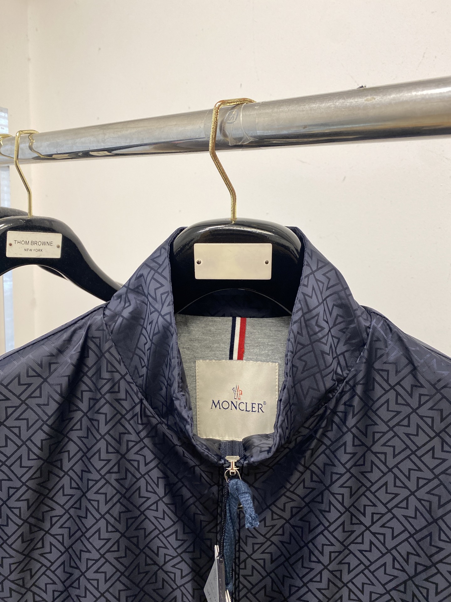 支持年后退换！ 蒙口、2025新品夹克外套，时尚帅气，简约百搭款，袖口刺绣装饰图案logo，定制原版面料