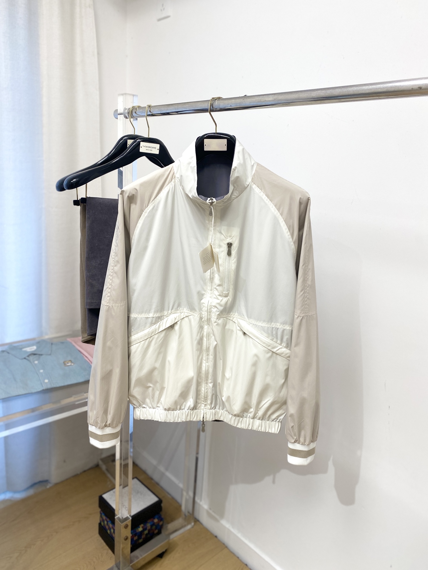 NO:572132,Brunello Cucinelli, 2025 new product reversible jacket, fashionable and handsome, simple and versatile, original hardware accessories logo, customized original fabric, not only crisp and trendy silhouette, but also comfortable to wear, more delicate yarn weaving, code size M-3XL,, brunello cucinelli, jackets & coats, jackets & coats, alexander wang19860909Brunello Cucinelli、2025新品双面穿夹克外套,时尚帅气,简约百搭款,原版五金辅料logo,定制原版面料,不仅挺括,保持潮流的廓形,又穿着舒适,纱织更细腻,码数M-3XL,,brunello cucinelli,jackets & coats,jackets & coats,alexander wang,Men's clothing