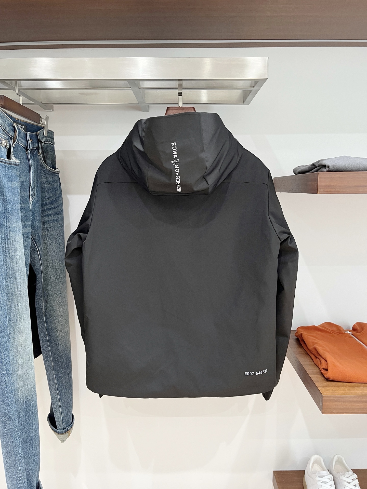 蒙口、2025最新款男士轻薄羽绒夹克外套、面料柔软舒适 ．上身版型超赞 ．拉链．辅料都是客供 、进口面料