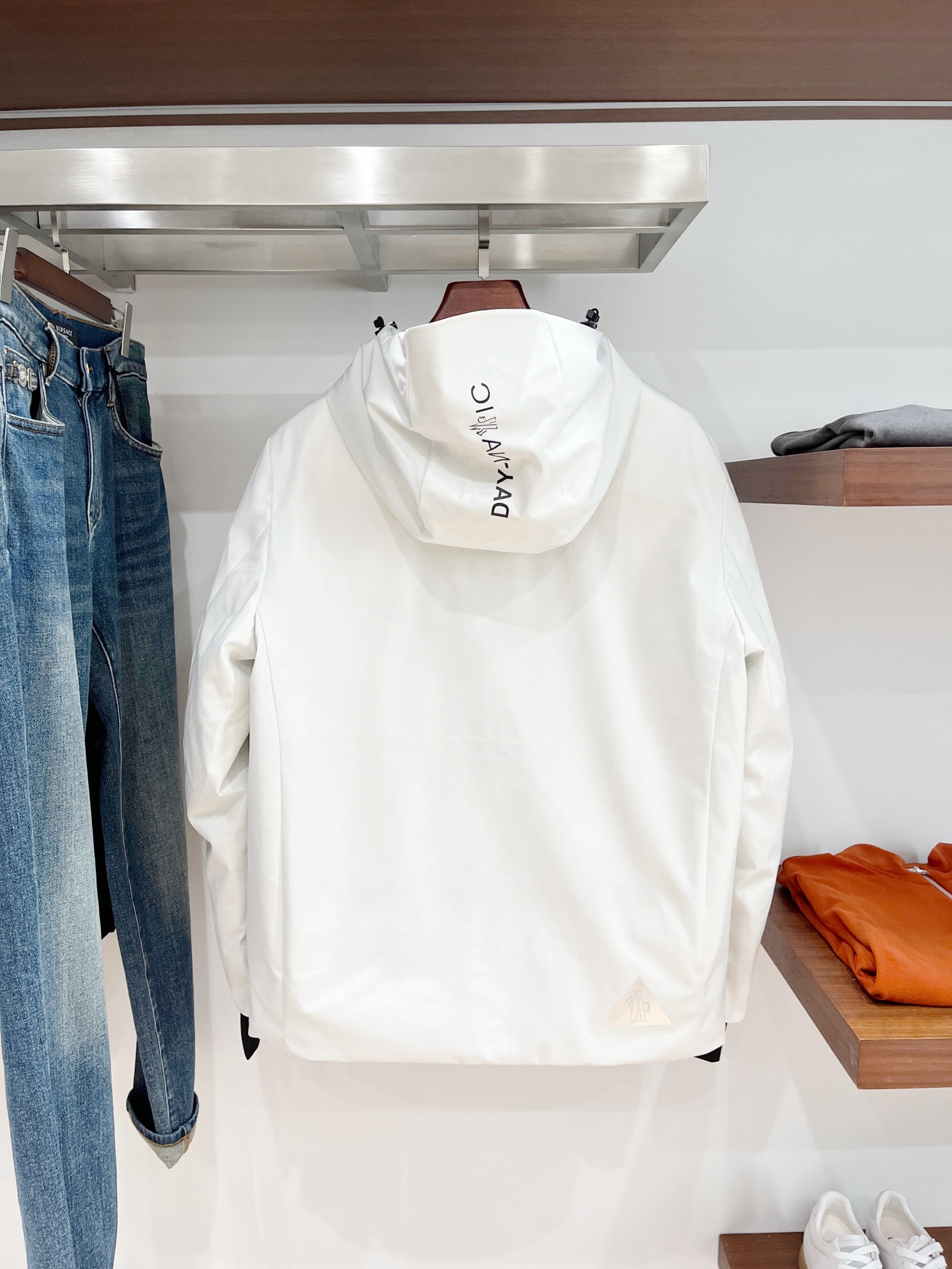 蒙口、2025最新款男士轻薄羽绒夹克外套、面料柔软舒适 ．上身版型超赞 ．拉链．辅料都是客供 、进口面料