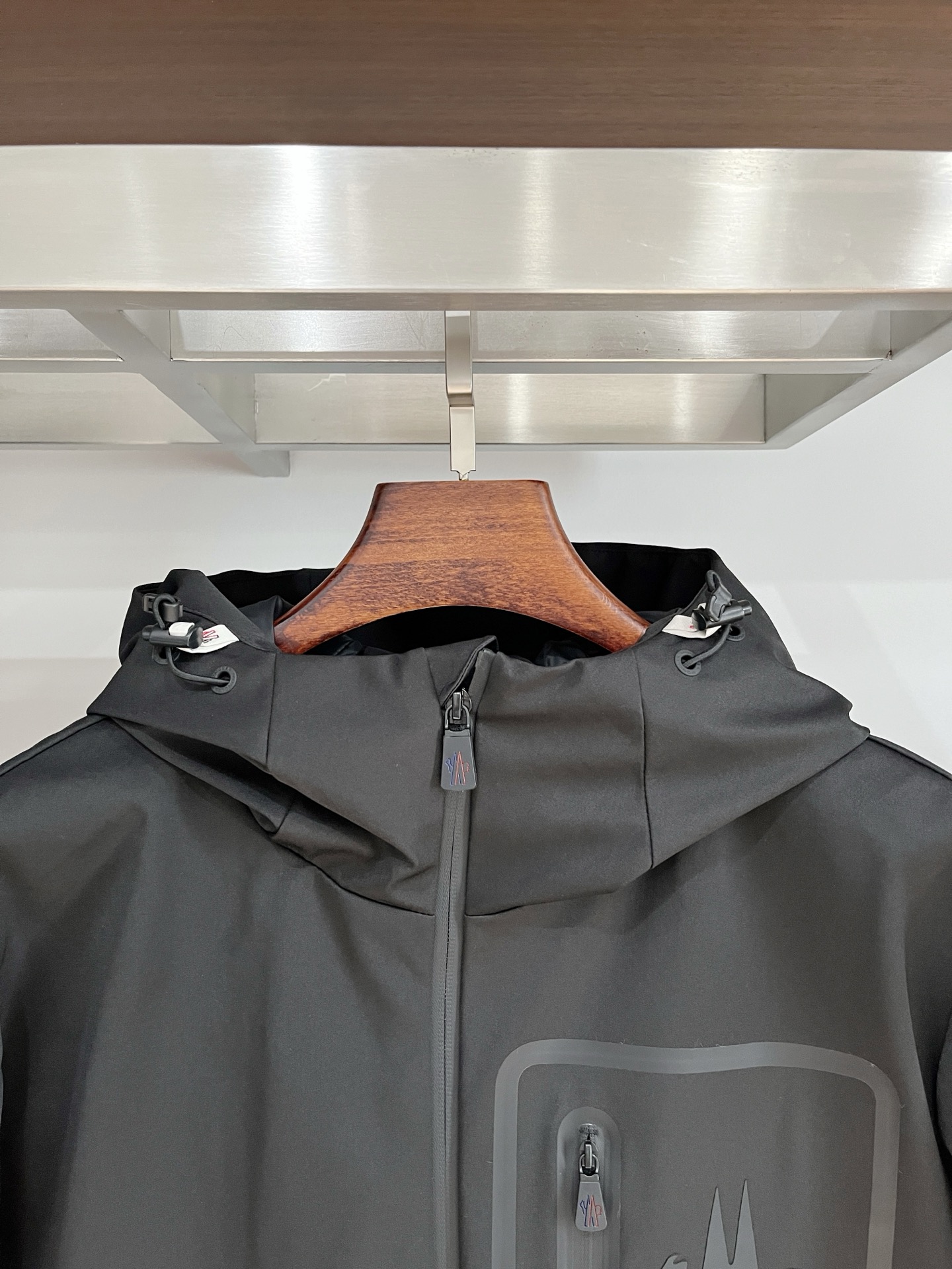 蒙口、2025最新款男士轻薄羽绒夹克外套、面料柔软舒适 ．上身版型超赞 ．拉链．辅料都是客供 、进口面料