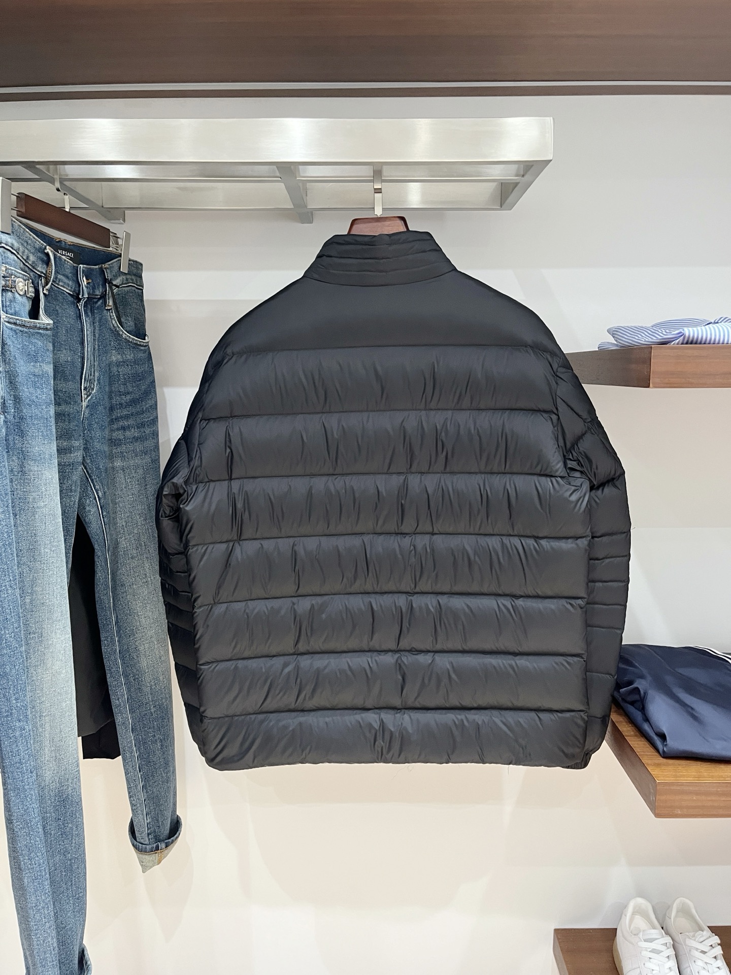 蒙口、2025最新款男士轻薄羽绒夹克外套、面料柔软舒适 ．上身版型超赞 ．拉链．辅料都是客供 、进口面料