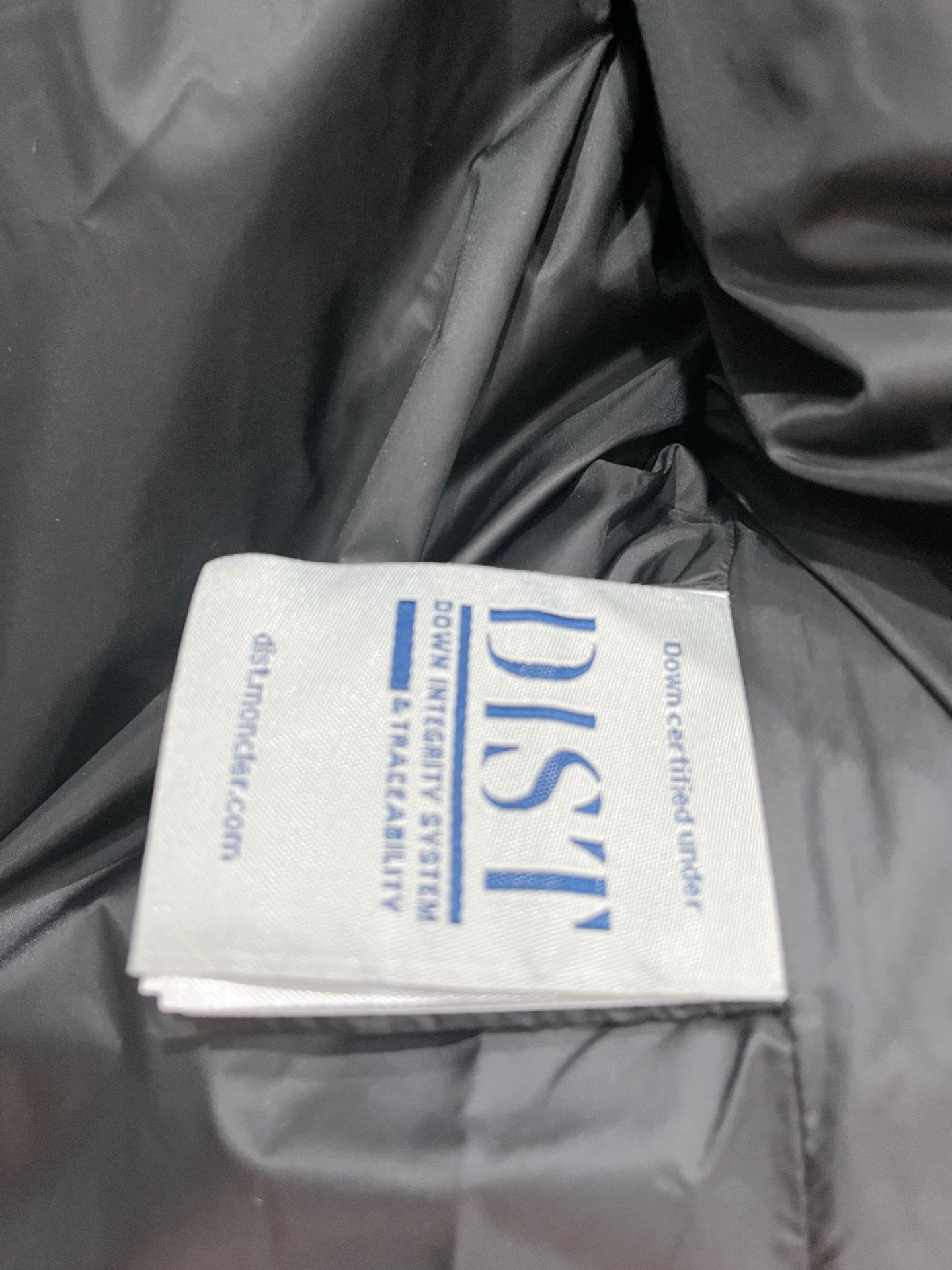 蒙口、2025最新款男士轻薄羽绒夹克外套、面料柔软舒适 ．上身版型超赞 ．拉链．辅料都是客供 、进口面料