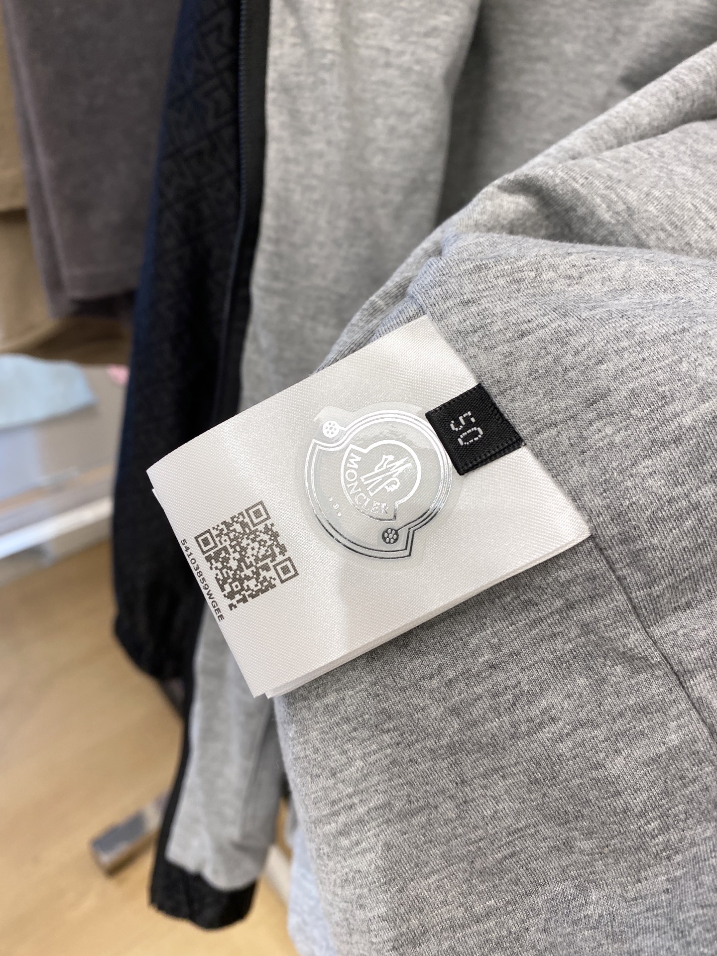 支持年后退换！ ￼蒙口、2025新品夹克外套，时尚帅气，简约百搭款，袖口刺绣装饰图案logo，定制原版面