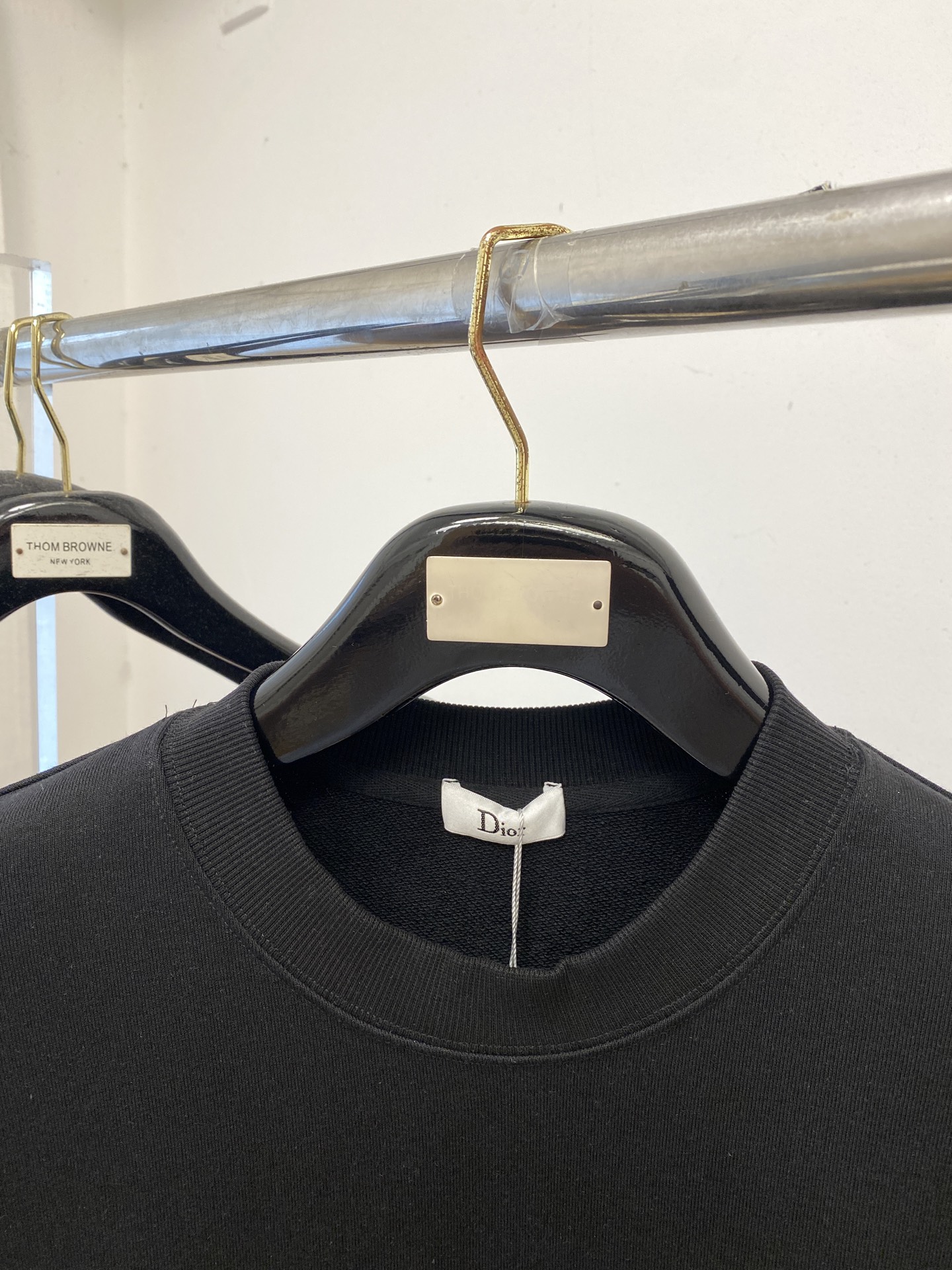 迪奥、2025新品卫衣，帅气时尚，简约百搭款。胸前精致刺绣字母logo，面料棉 不仅挺括，保持潮流的廓形