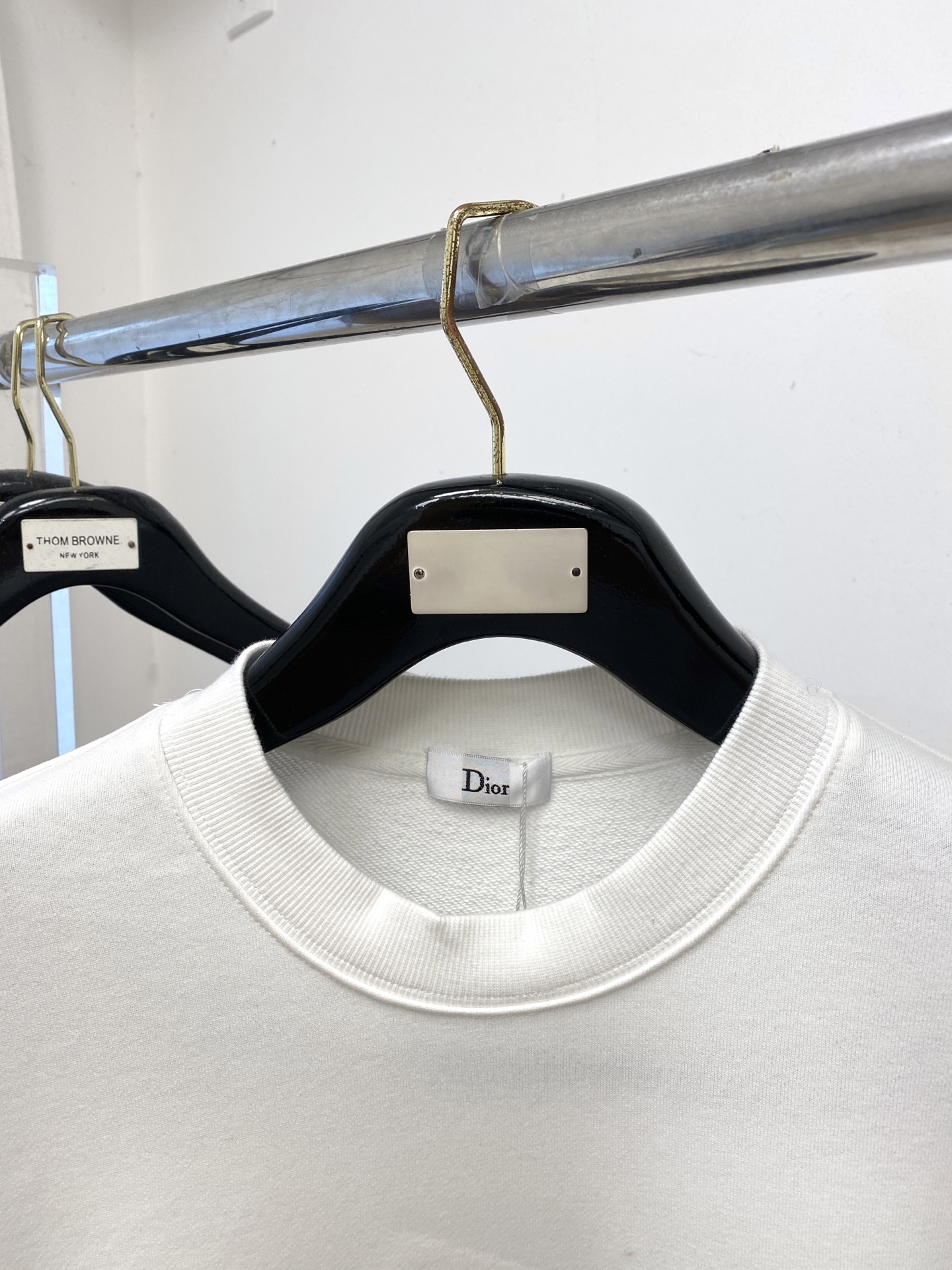 迪奥、2025新品卫衣，帅气时尚，简约百搭款。胸前精致刺绣字母logo，面料棉 不仅挺括，保持潮流的廓形