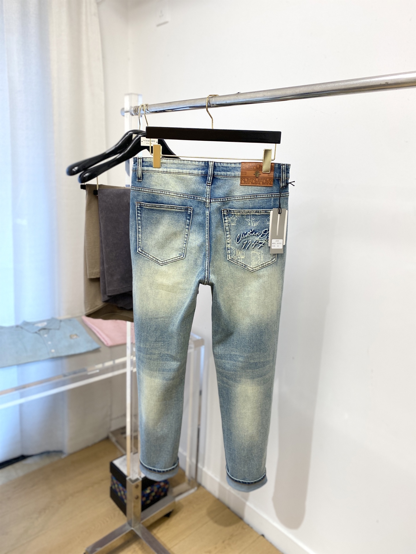 迪奥、 2025最新品，专柜同步有售，原单狠货，水洗休闲牛仔裤，进口原版水洗弹力面料，舒适有弹性，原版五