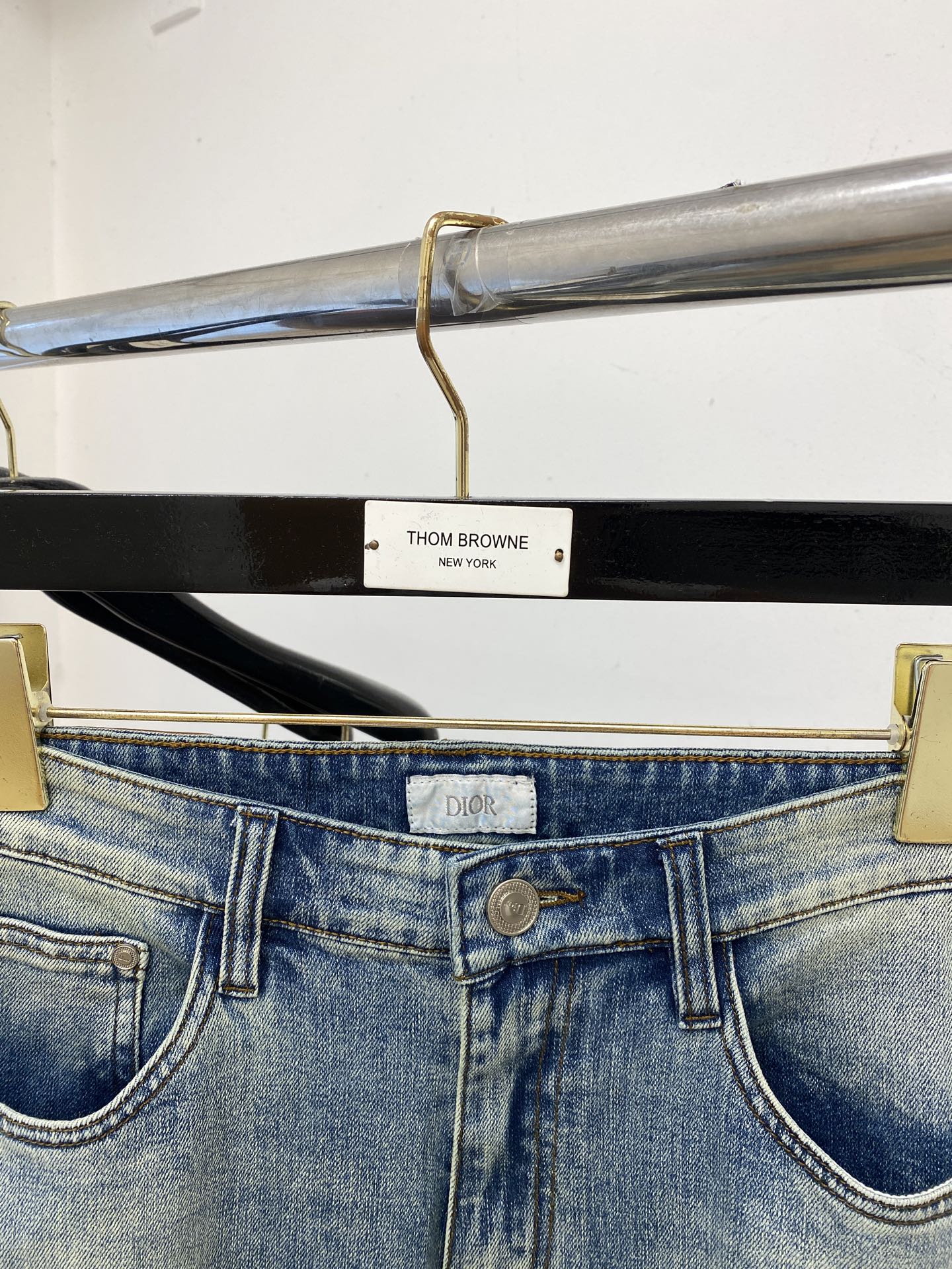 迪奥、 2025最新品，专柜同步有售，原单狠货，水洗休闲牛仔裤，进口原版水洗弹力面料，舒适有弹性，原版五