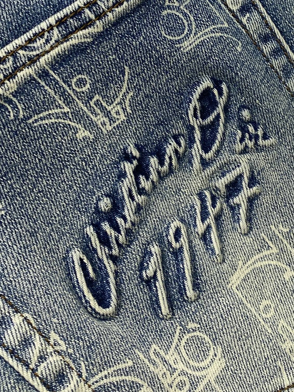 迪奥、 2025最新品，专柜同步有售，原单狠货，水洗休闲牛仔裤，进口原版水洗弹力面料，舒适有弹性，原版五