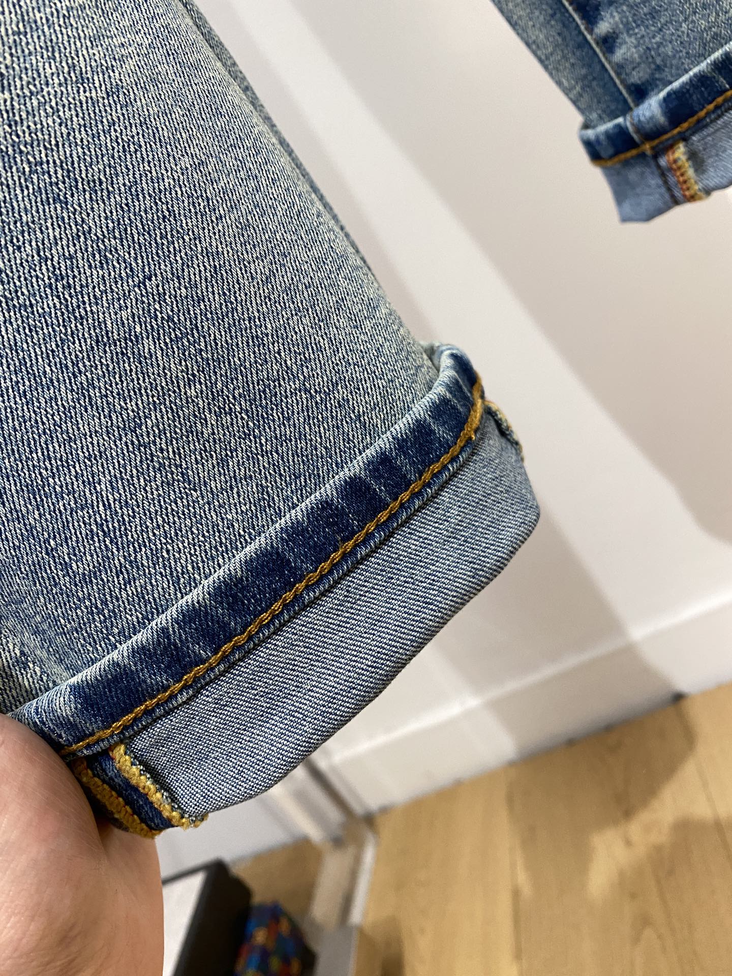 迪奥、 2025最新品，专柜同步有售，原单狠货，水洗休闲牛仔裤，进口原版水洗弹力面料，舒适有弹性，原版五