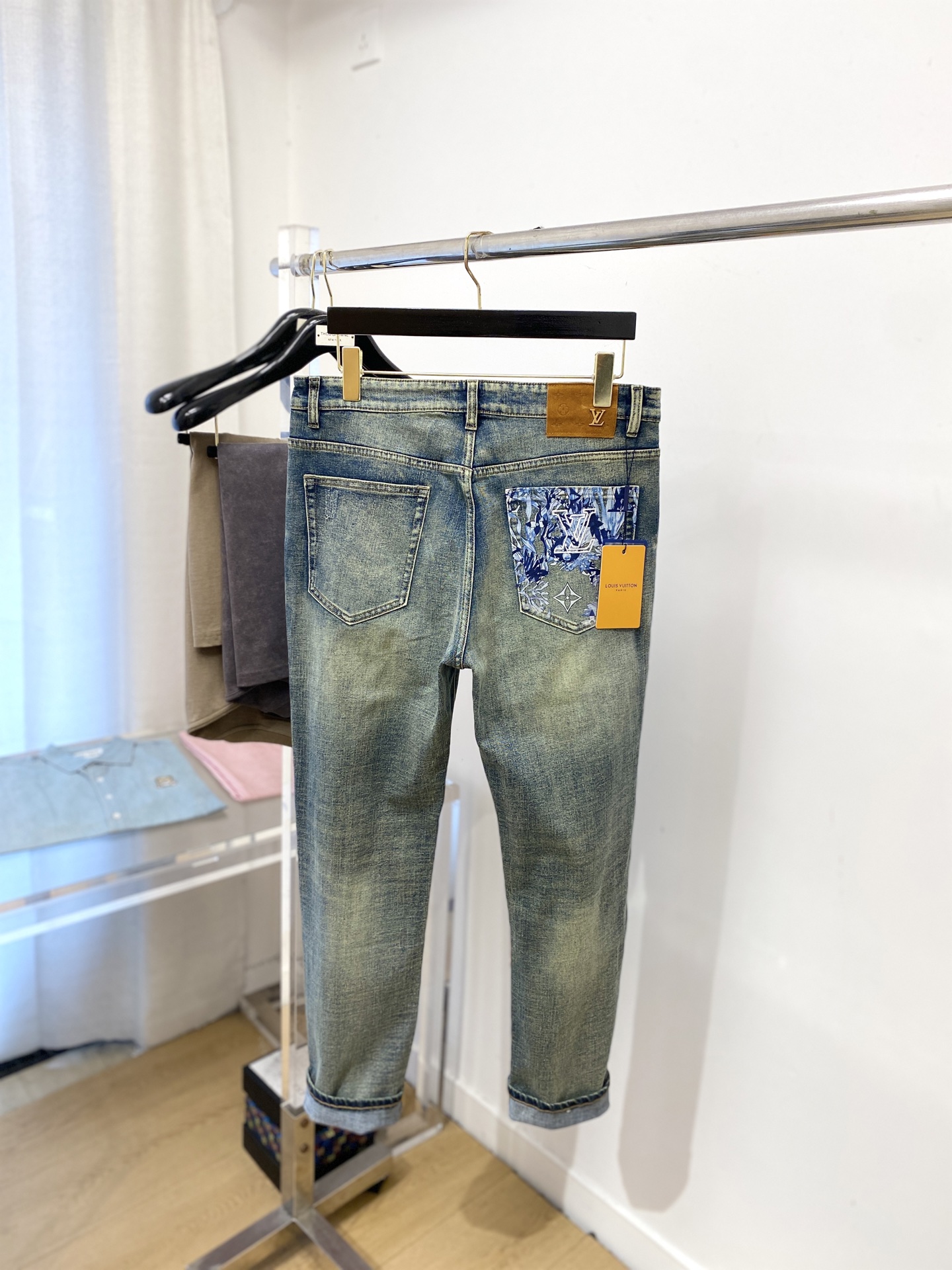 LV、 2025最新品，专柜同步有售，原单狠货，水洗休闲牛仔裤，进口原版水洗弹力面料，舒适有弹性，原版五