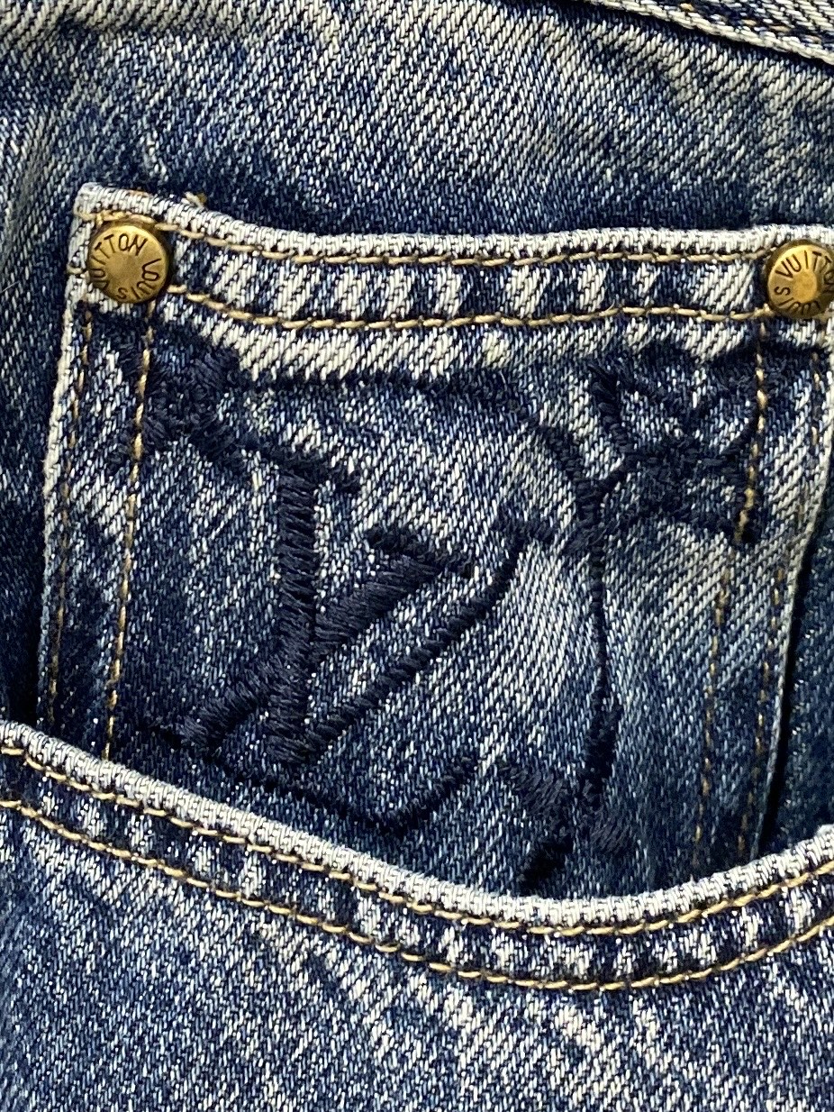 LV、 2025最新品，专柜同步有售，原单狠货，水洗休闲牛仔裤，进口原版水洗弹力面料，舒适有弹性，原版五