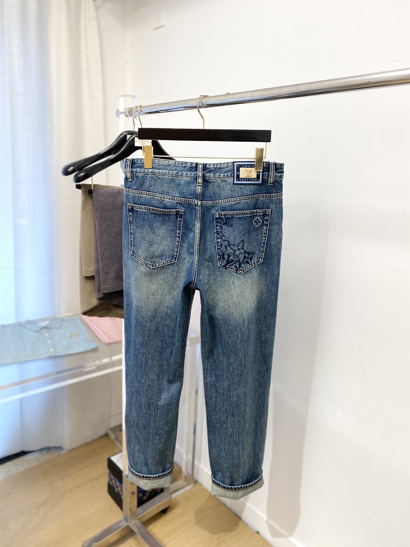 LV、 2025最新品，专柜同步有售，原单狠货，水洗休闲牛仔裤，进口原版水洗弹力面料，舒适有弹性，原版五